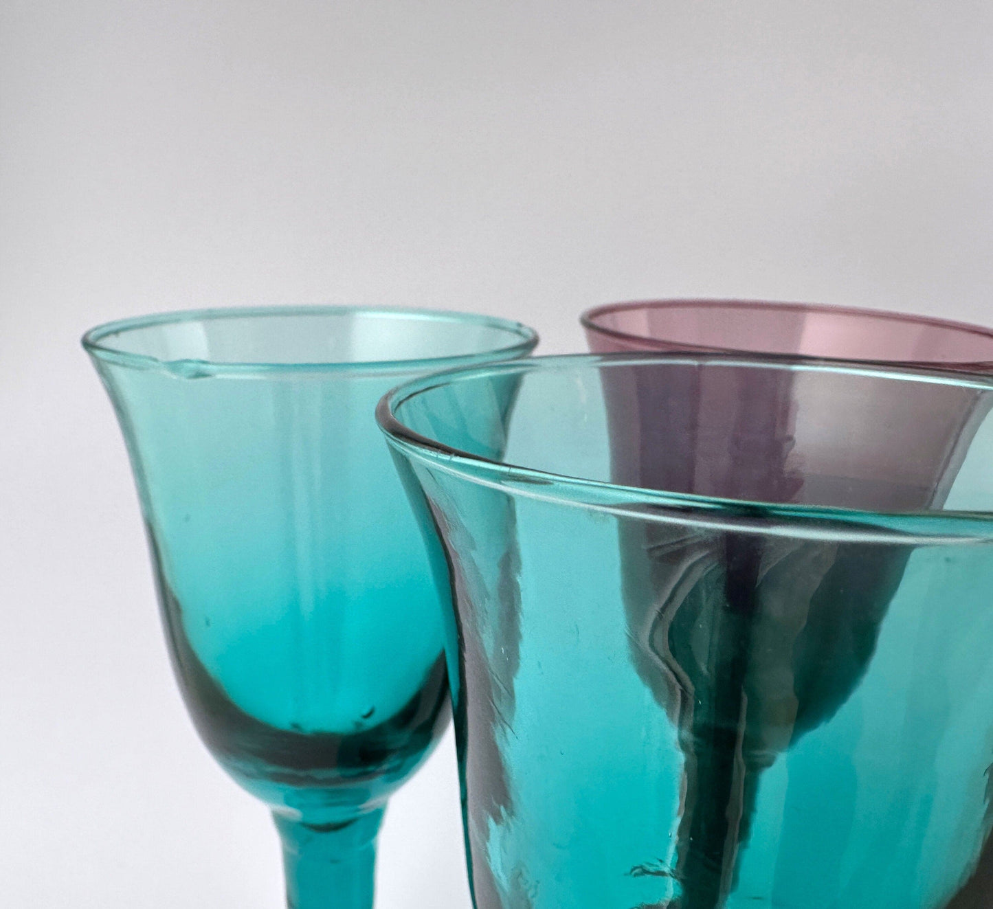 4 gobelets à vin / eau turquoise violet verres vintage gobelets années 80 90 Gunther Lambert Corse vin blanc coupe à vin rouge