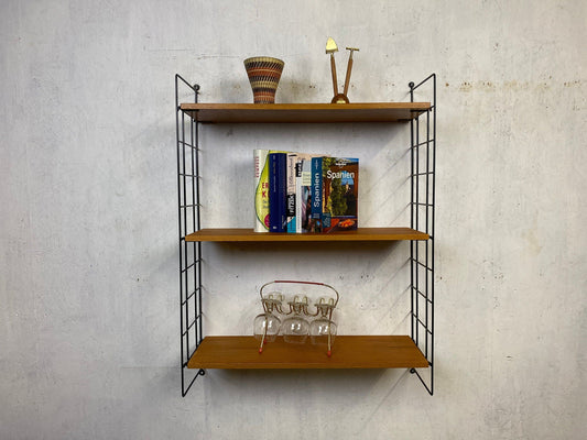 Beautiful shelving system in String Design Vintage