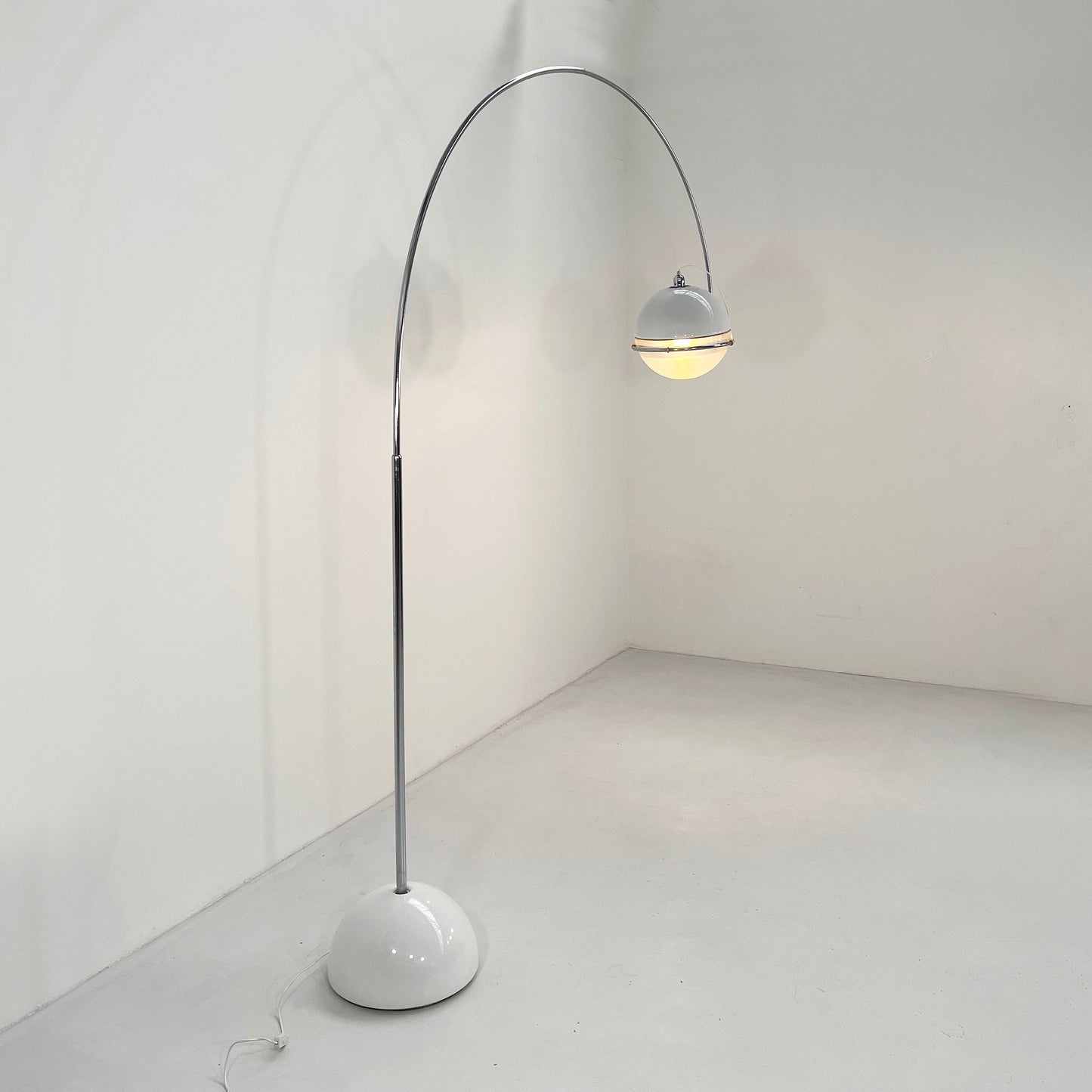 Lampadaire Focus Arc de Fabio Lenci pour Guzzini, vintage 1970