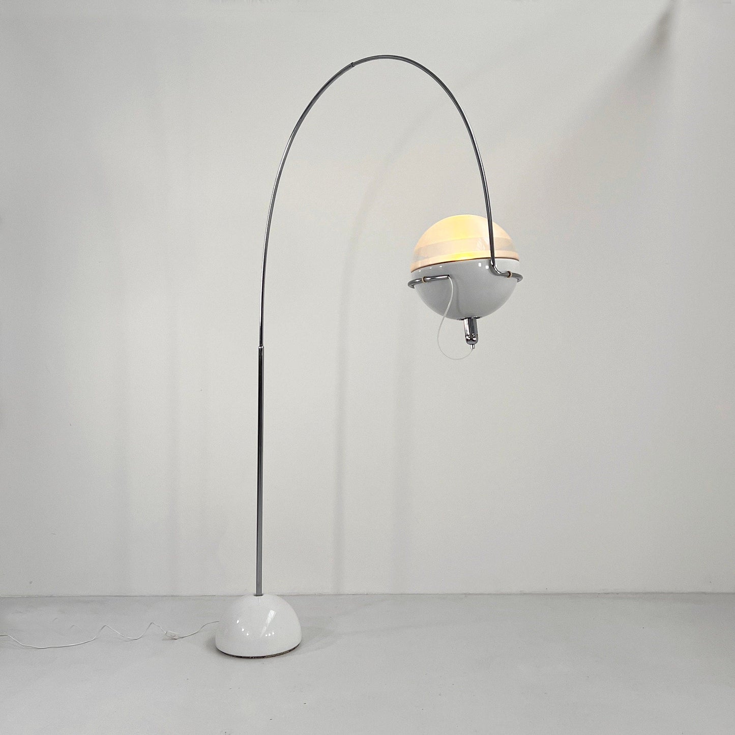 Lampadaire Focus Arc de Fabio Lenci pour Guzzini, vintage 1970