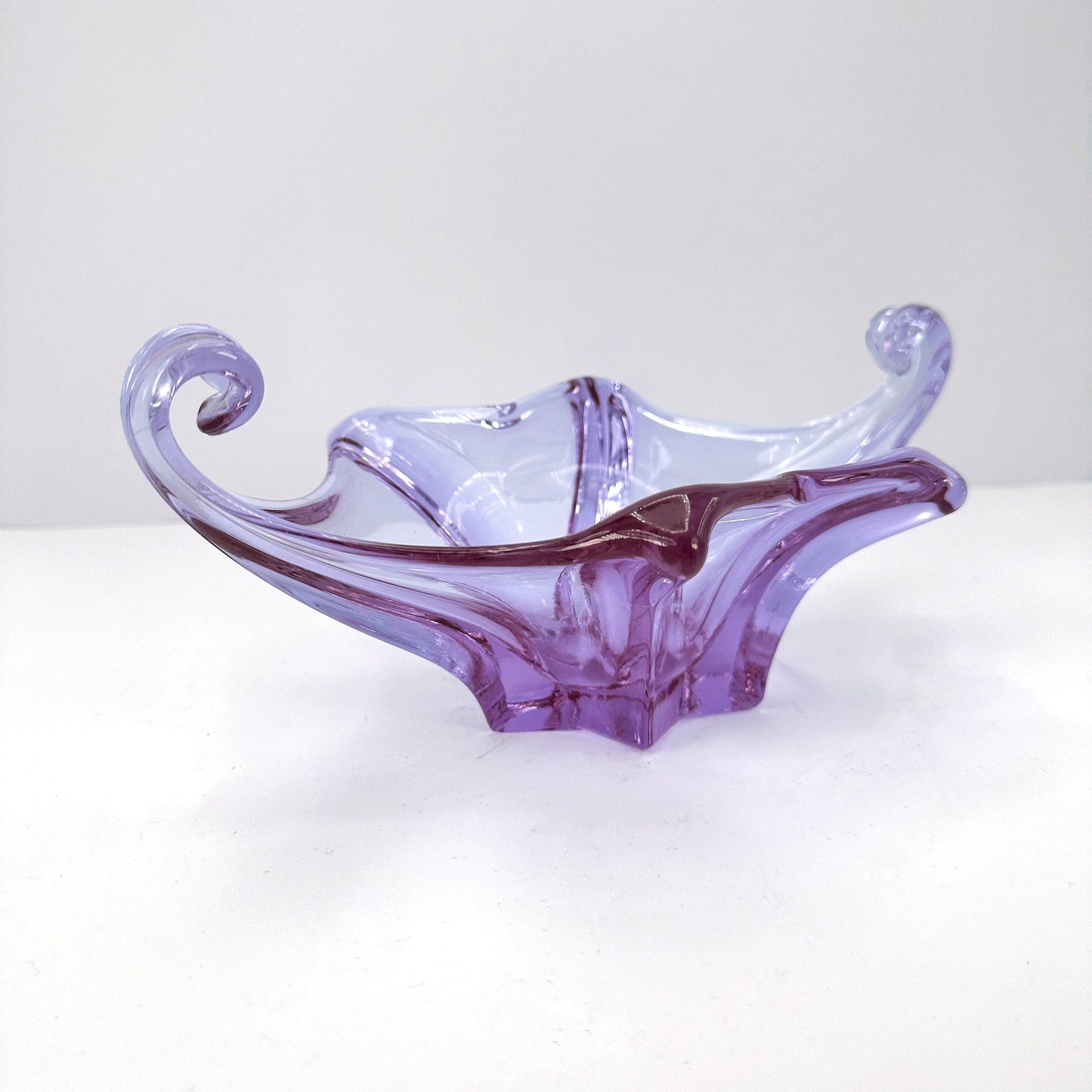 Vintage bowl Murano Venezia Alexandrite glass neodymium Zelezny Brod ZBS Miroslav Klinger Železnobrodské sklárny lilac pink swirl