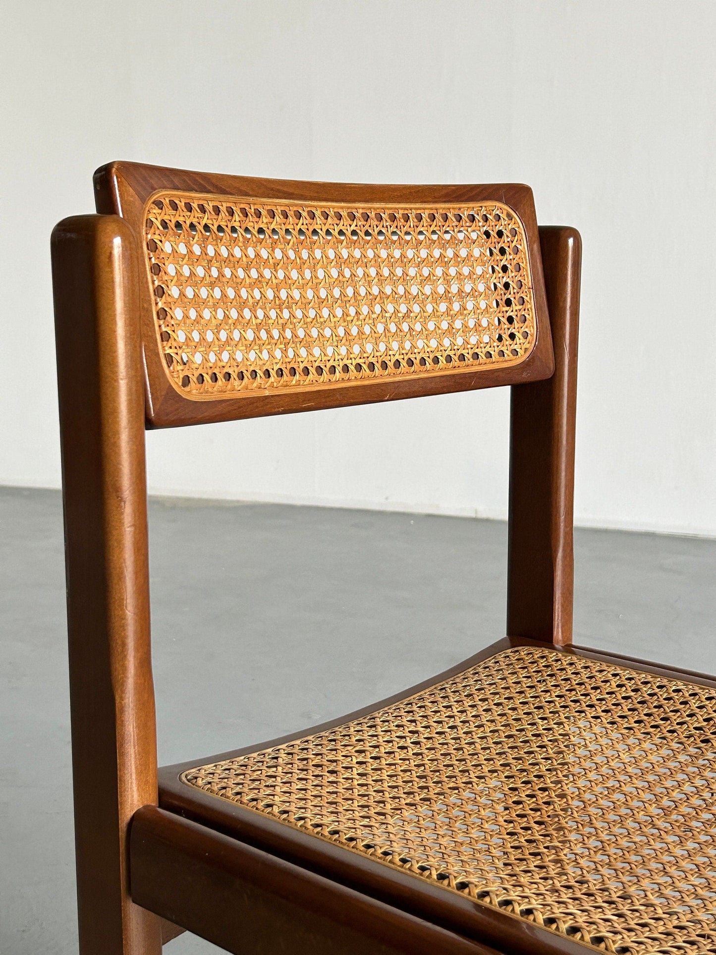 Mid-Century Modern Stained Beechwood und Wicker Cane Dining Chair, 1960s Italy Vintage