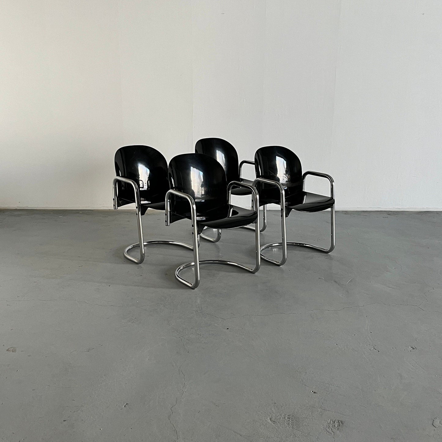 Ensemble de 4 chaises de salle à manger 'Dialogo' par Afra et Tobia Scarpa pour B&B Italia, Italie Vintage 1970