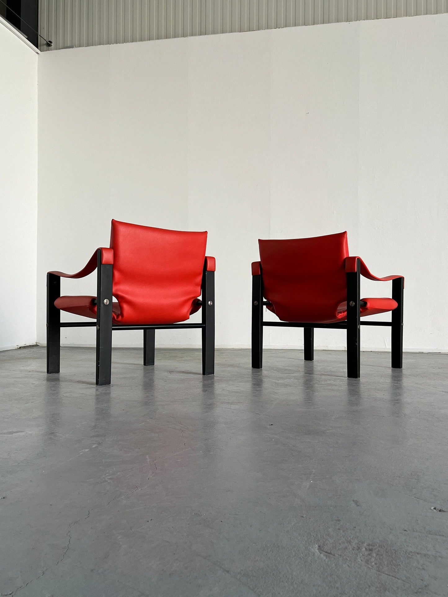 Set of 2 Mid-Century Modern Safari Armchair by Maurice Burke for Arkana, red faux leather and teak, 1970s seating furniture vintage