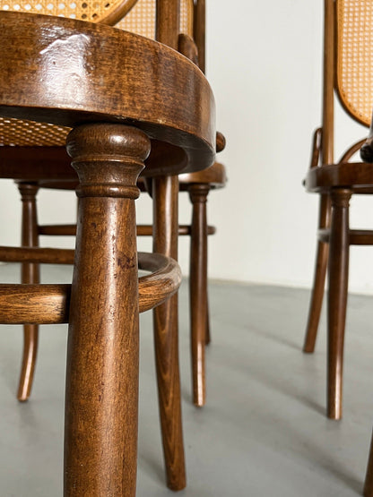 Ensemble de 4 chaises de bistrot à dossier haut Thonet 207R en bois courbé, vintage des années 1950