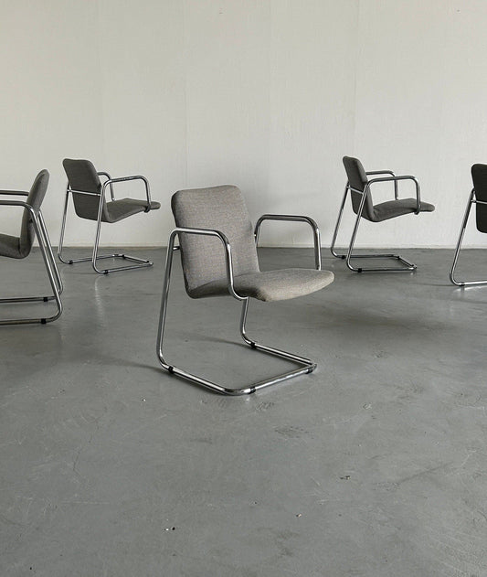 1 of 6 Italian Space Age chrome-plated tubular steel cantilever lounge chairs or dining chairs, 1970s vintage