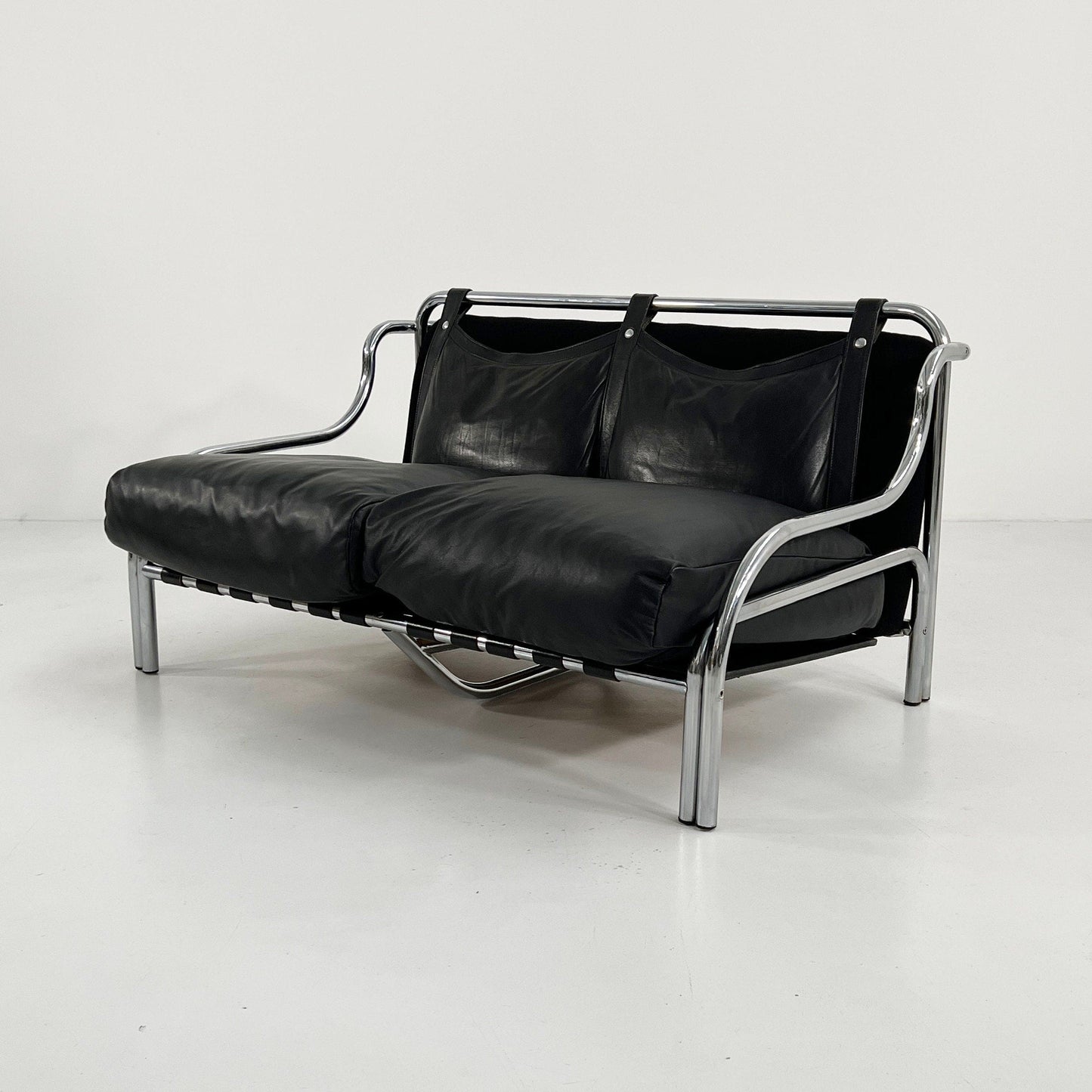 Stringa 2-seater leather sofa by Gae Aulenti for Poltronova, 1960s vintage