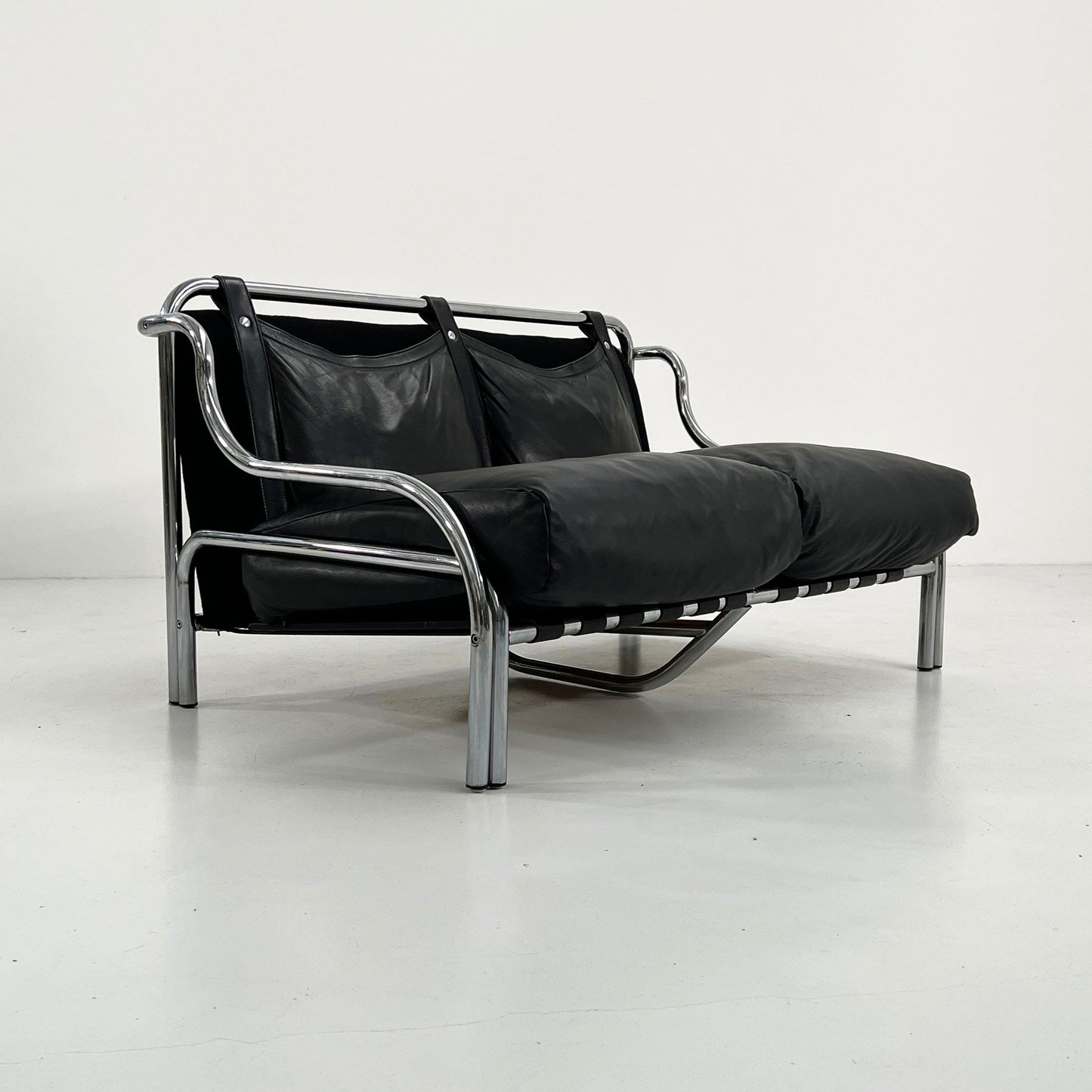 Stringa 2-seater leather sofa by Gae Aulenti for Poltronova, 1960s vintage