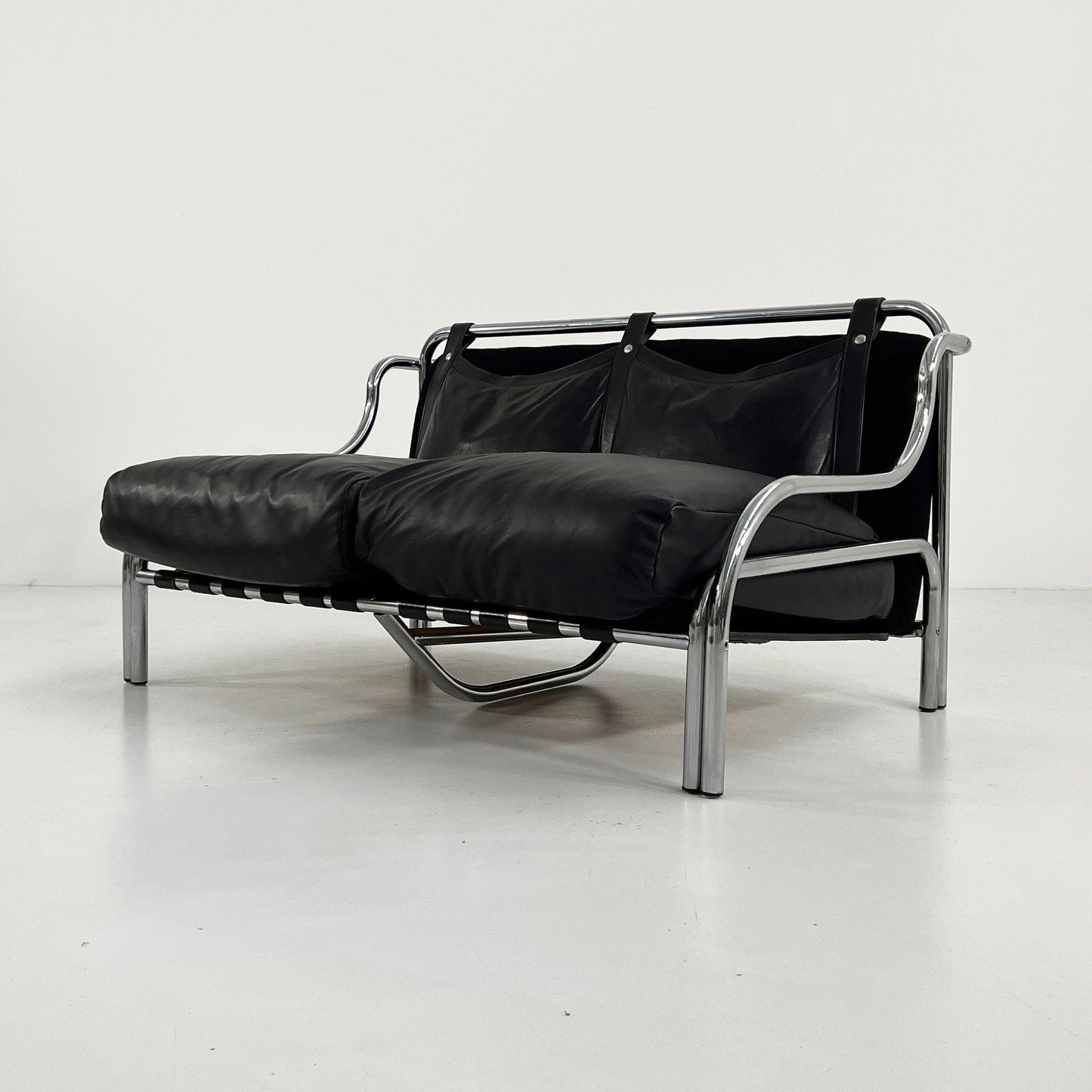 Stringa 2-seater leather sofa by Gae Aulenti for Poltronova, 1960s vintage