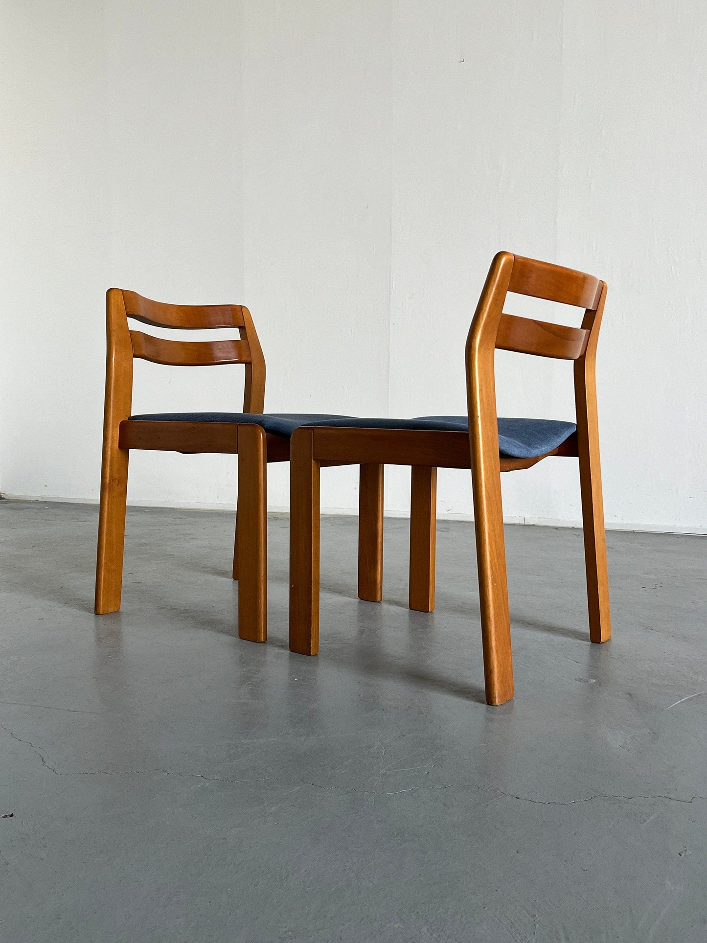 Set of 2 elegant Italian Mid-Century Modern lacquered wooden dining chairs, 1960s vintage