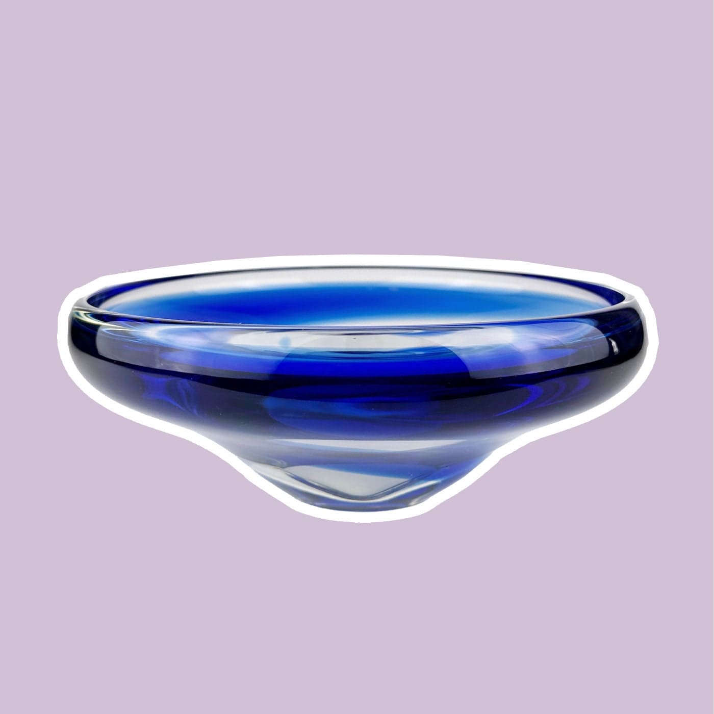 Bol en verre du milieu du siècle Bohemia CZ Cobalt Blue Swirl Solid Bowl Tchécoslovaquie