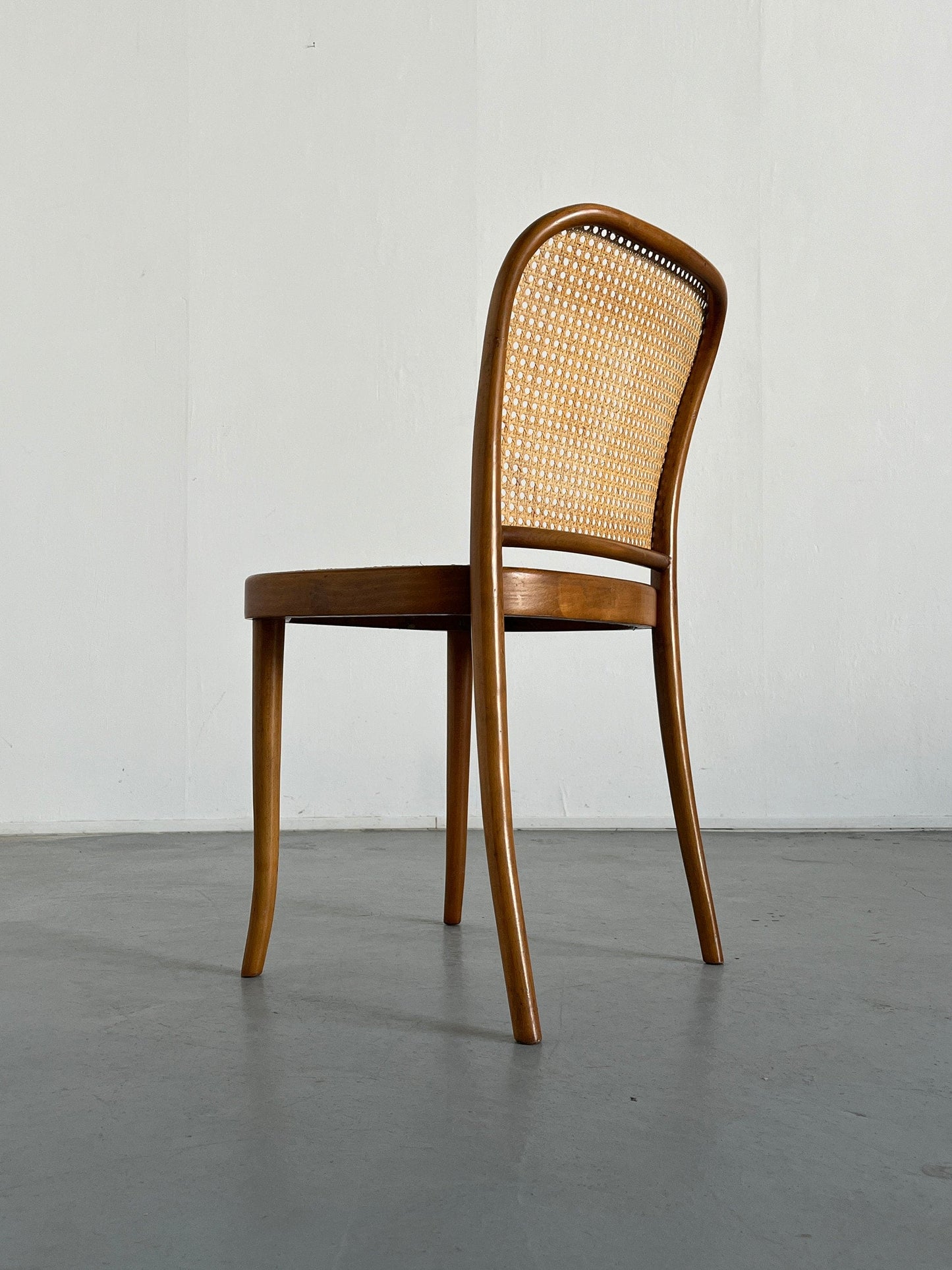 Thonet Bentwood No.811 Stuhl aus der Mitte des Jahrhunderts, entworfen von Josef Hoffman, 1970er Jahre Vintage