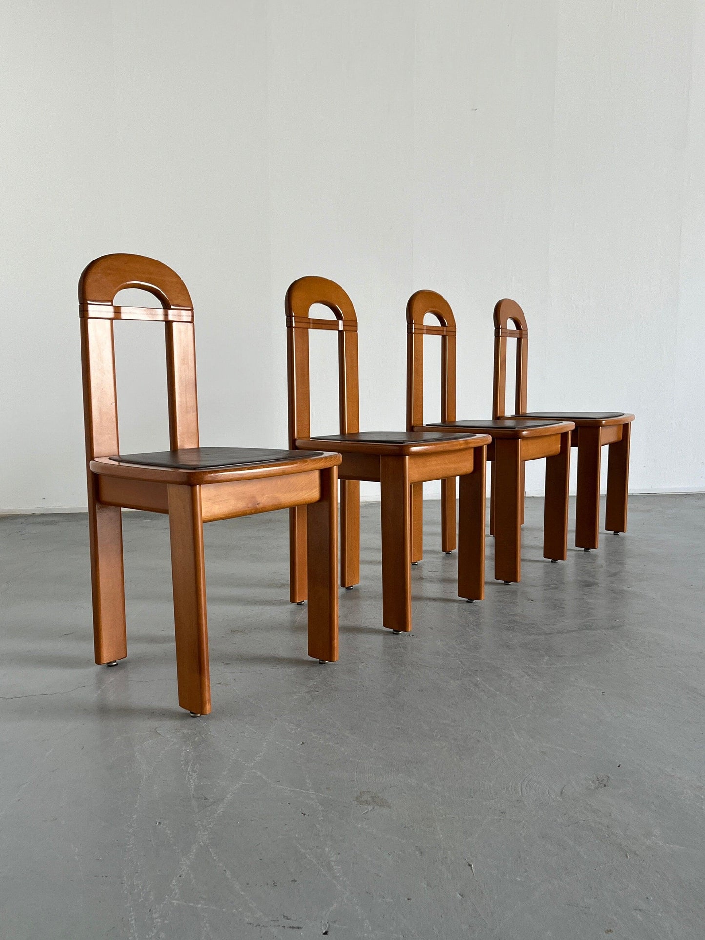 Set of 4 Italian Brutalist Dining Chairs in Lacquered Cherry Wood, in Style of Afra &amp; Tobia Scarpa, 1980s Italy