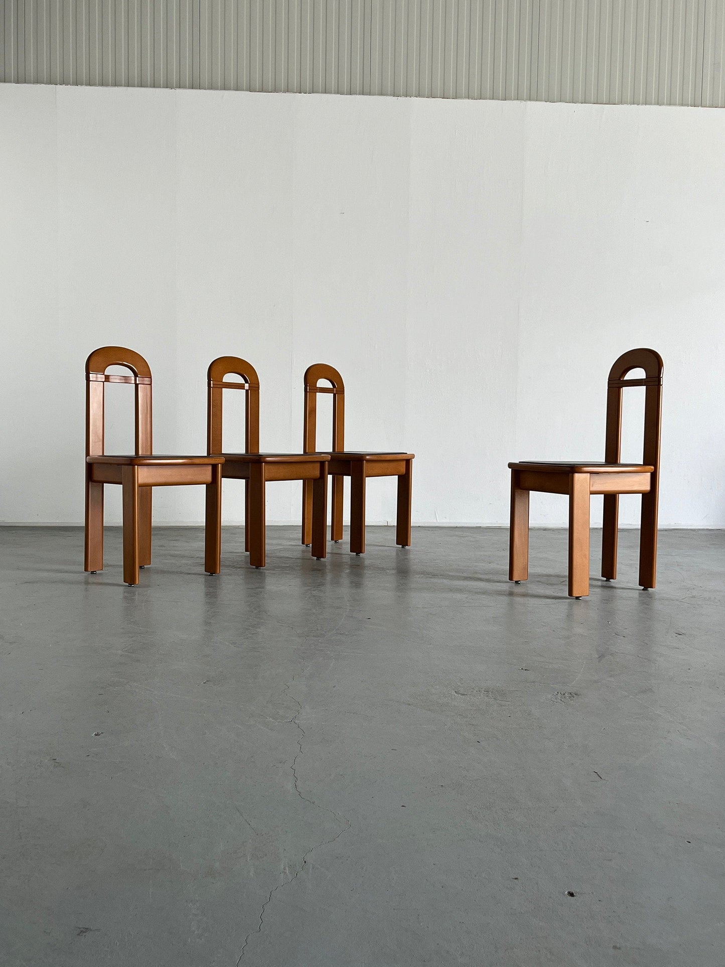 Set of 4 Italian Brutalist Dining Chairs in Lacquered Cherry Wood, in Style of Afra &amp; Tobia Scarpa, 1980s Italy