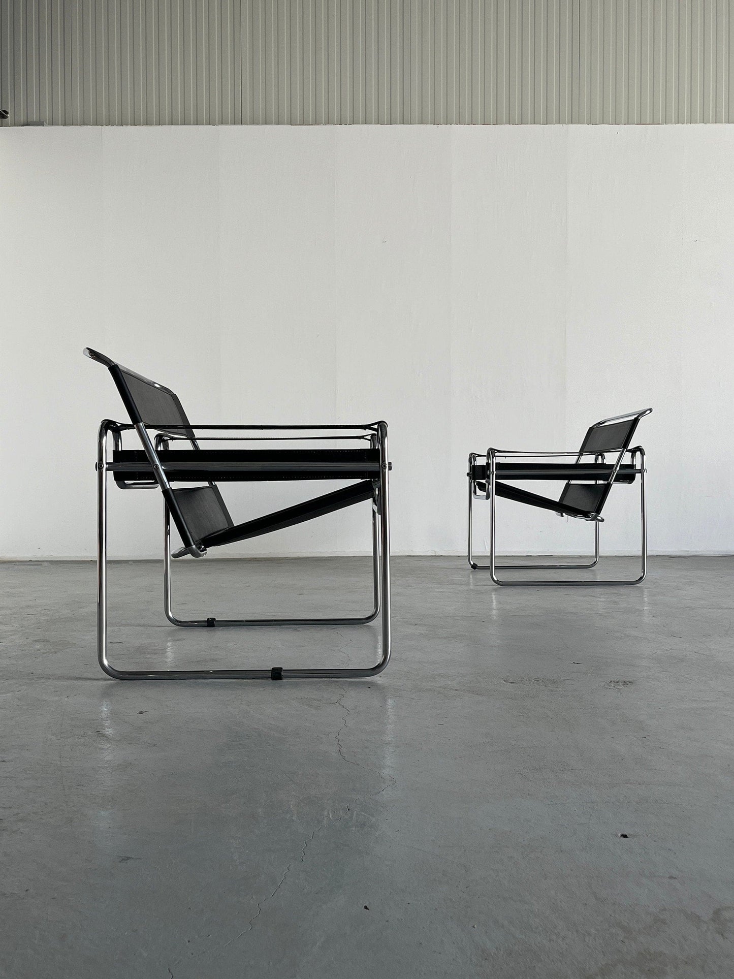 1 sur 2 fauteuils 'Wassily' de Marcel Breuer, chaise emblématique du design Bauhaus modèle B3 chaise moderniste, réplique vintage des années 1970