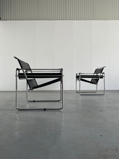 1 sur 2 fauteuils 'Wassily' de Marcel Breuer, chaise emblématique du design Bauhaus modèle B3 chaise moderniste, réplique vintage des années 1970