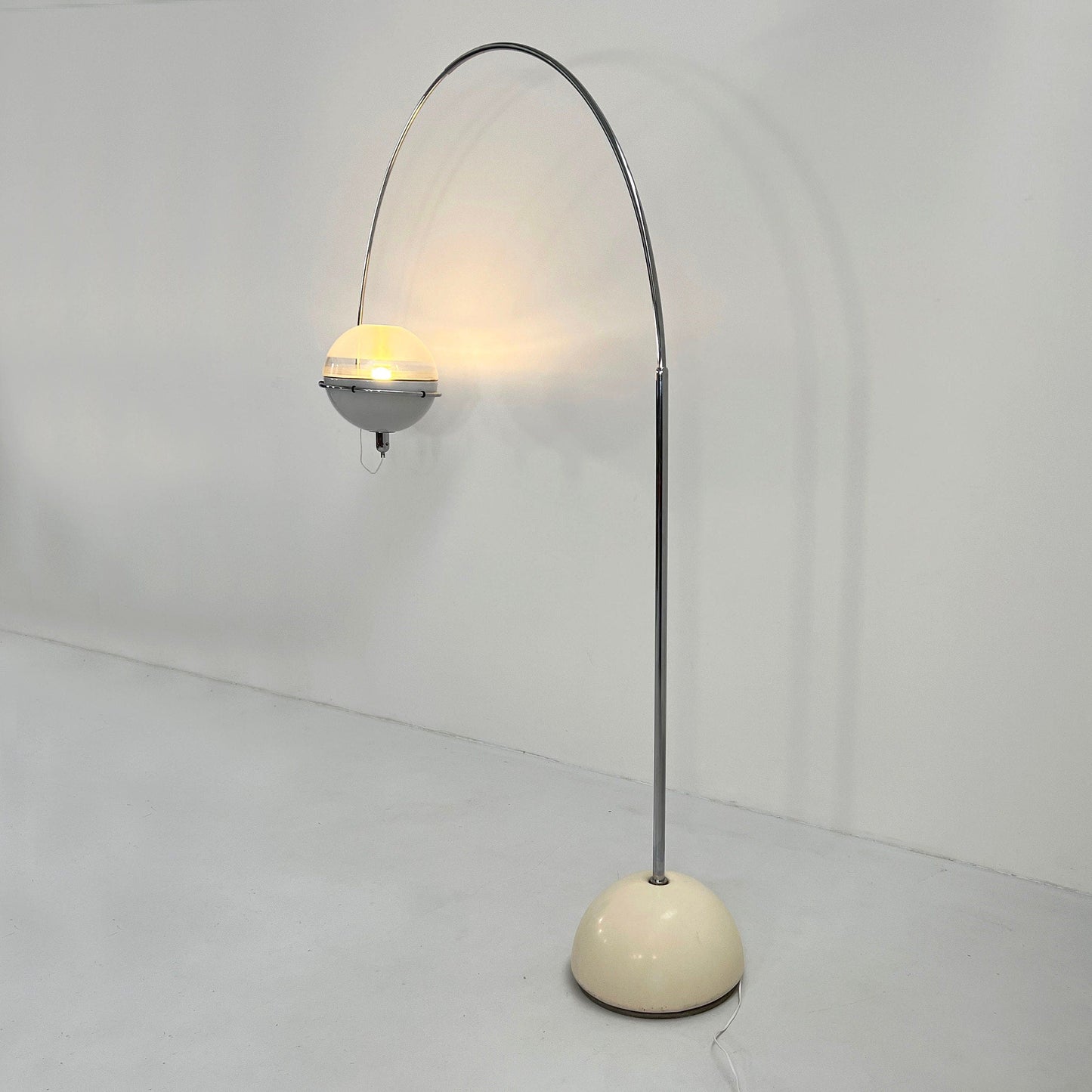 Focus Arc floor lamp by Fabio Lenci for Guzzini, 1970s vintage