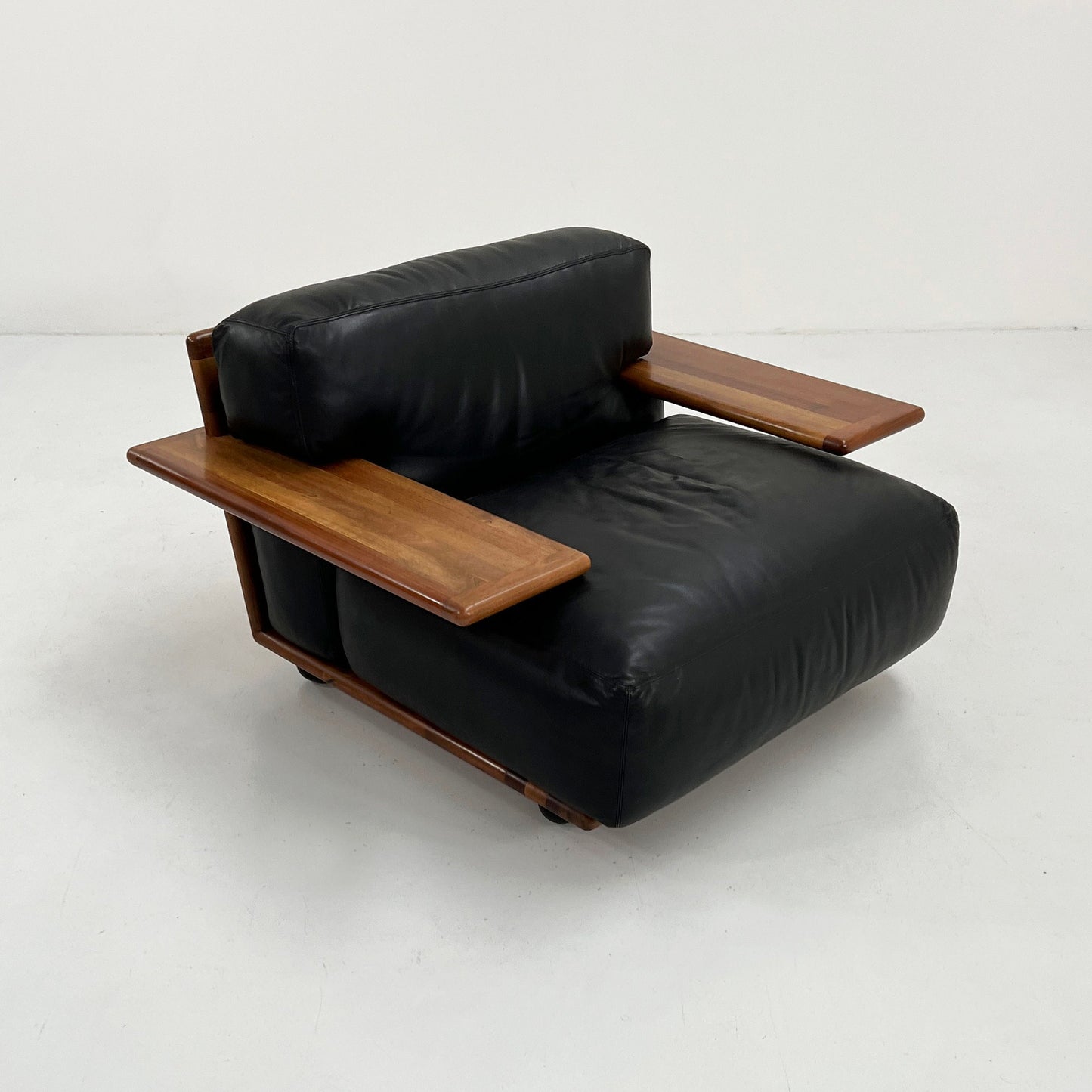 Pianura armchair in black leather by Mario Bellini for Cassina, 1970s vintage