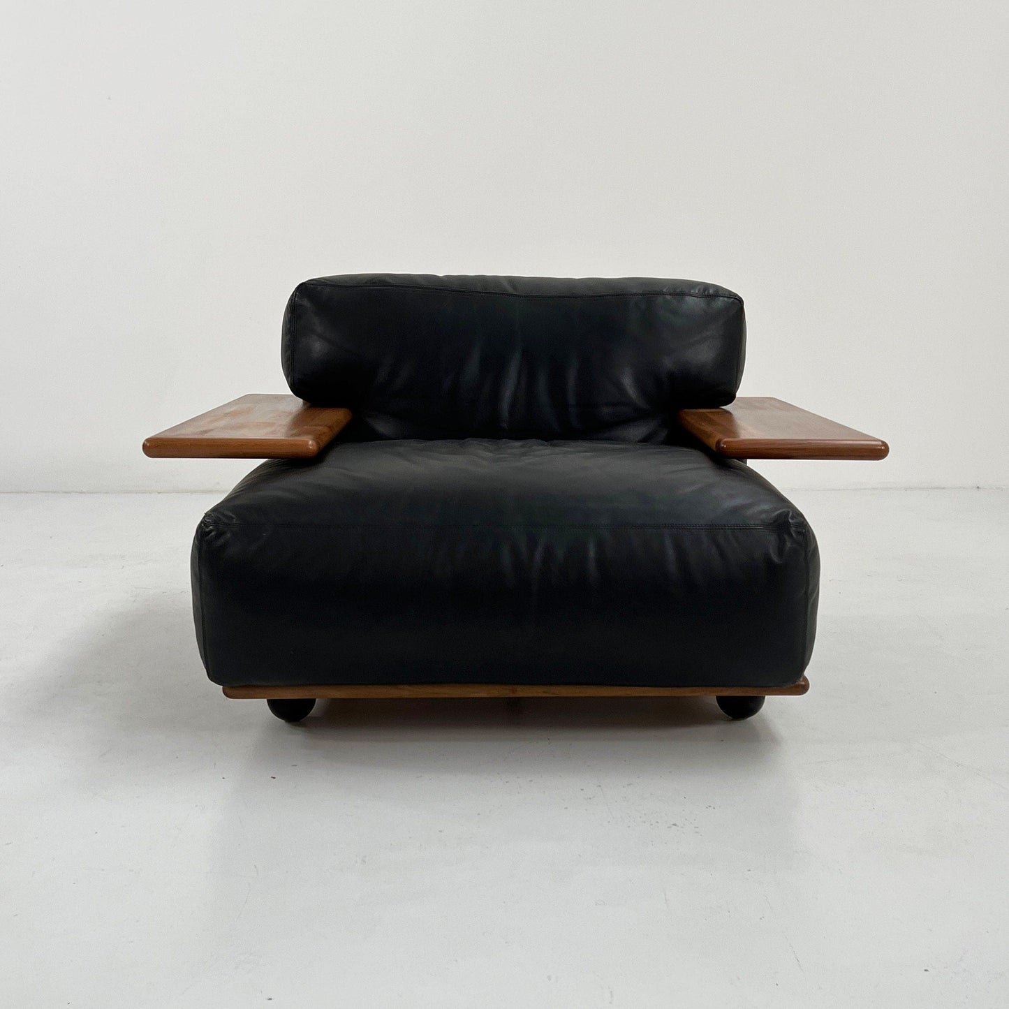 Pianura armchair in black leather by Mario Bellini for Cassina, 1970s vintage