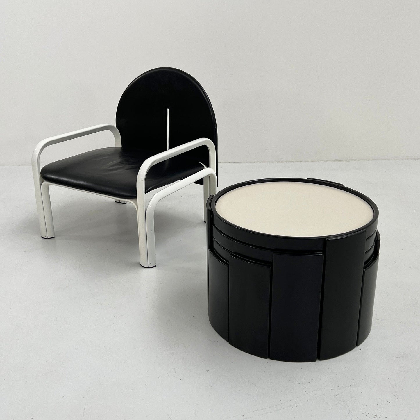 Set of 2 large reversible nesting tables by Gianfranco Frattini for Cassina, 1960s vintage