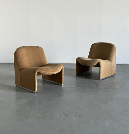 Pair of Iconic 'Alky' chairs by Giancarlo Piretti for Anonima Castelli in Beige Cotton Corduroy, 1970s Italy