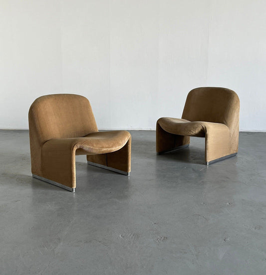 Set of 2 iconic “Alky” chairs by Giancarlo Piretti for Anonima Castelli in beige cotton corduroy, Italy 1970s