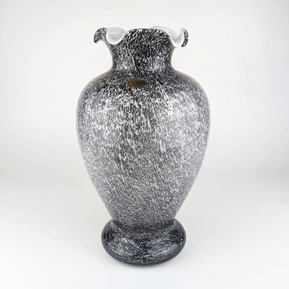 Vase en verre italien des années 1980 Verre de lait gris moucheté Tortue blanche Tartaruga Cheetah Fleurs de Murano années 80 70 années 1970