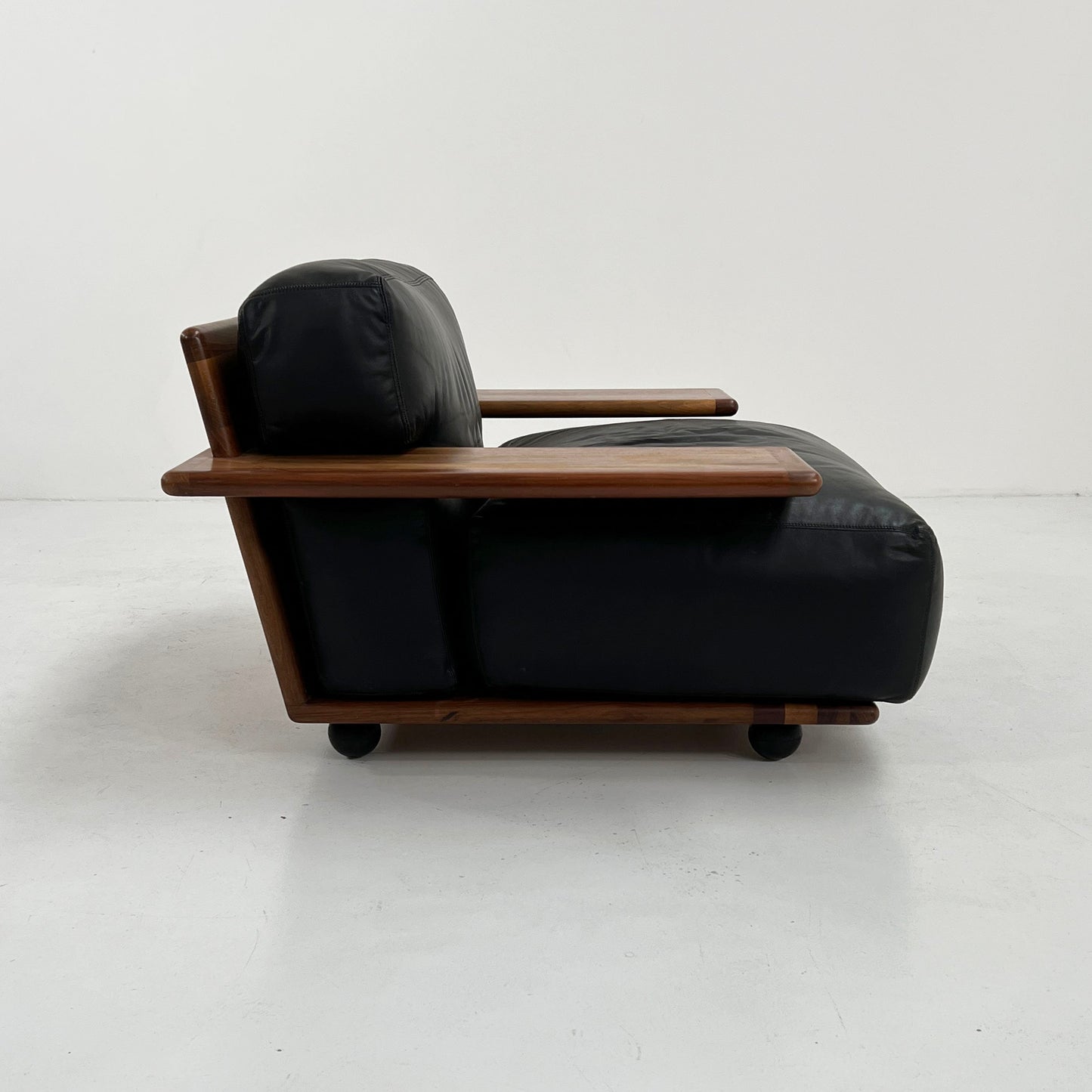 Pianura armchair in black leather by Mario Bellini for Cassina, 1970s vintage