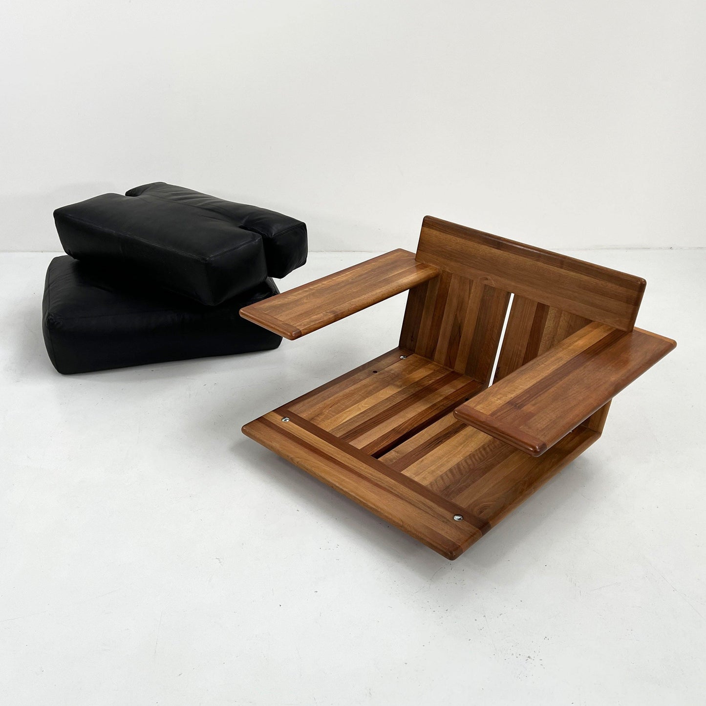 Fauteuil Pianura en cuir noir par Mario Bellini pour Cassina, vintage 1970