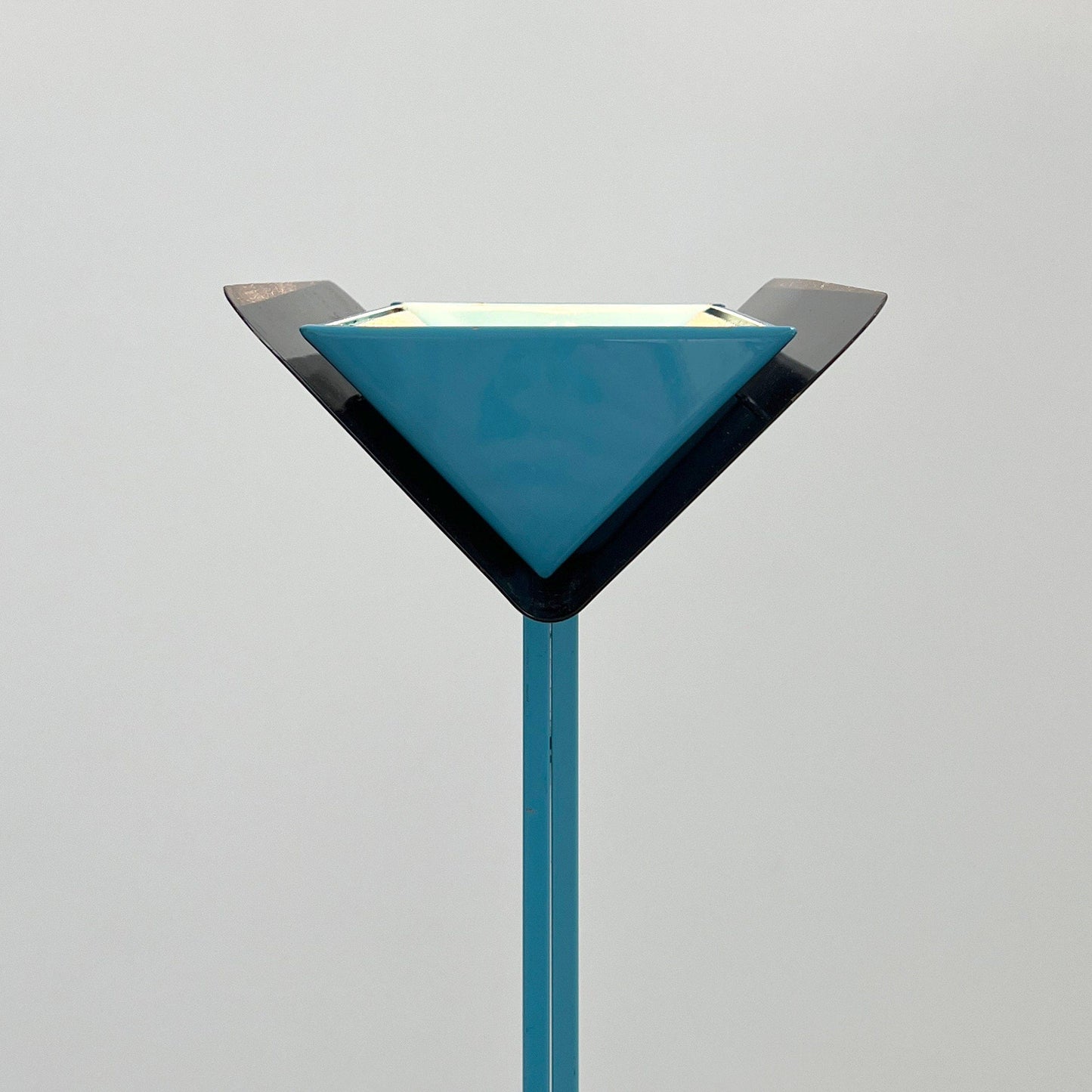 Postmoderne Schwarz und Blau Stehlampe, 1980er Vintage