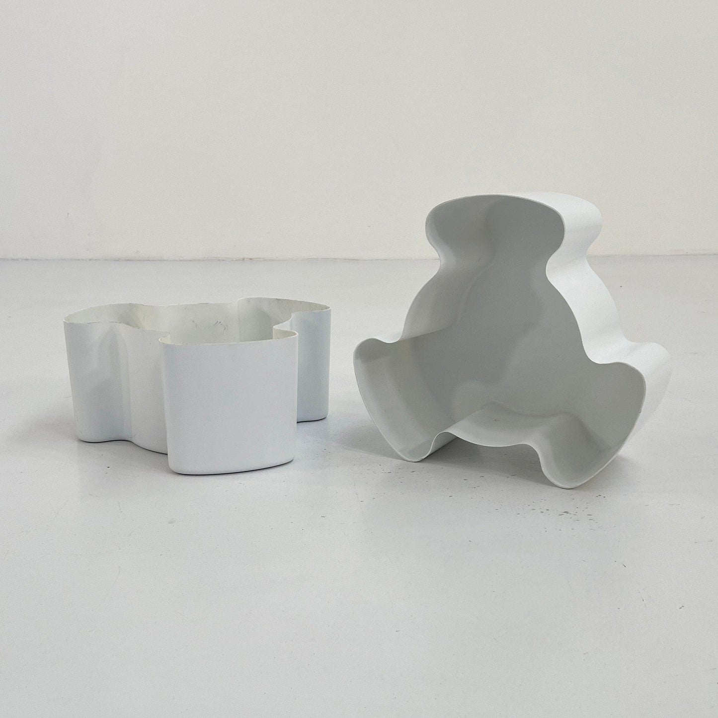 Set of 2 White Single Puzzle Planters by Visart, 1970s Vintage