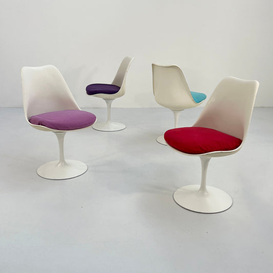 Set of 4 multicolored swivel Tulip dining chairs by Eero Saarinen for Knoll, 1960s vintage