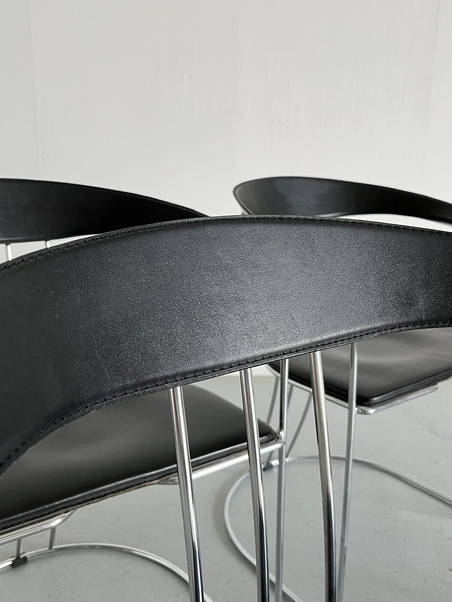 1 of 6 Postmodern dining chairs in the style of Ursula von Arrben, chrome-plated steel and imitation leather, 1970s vintage