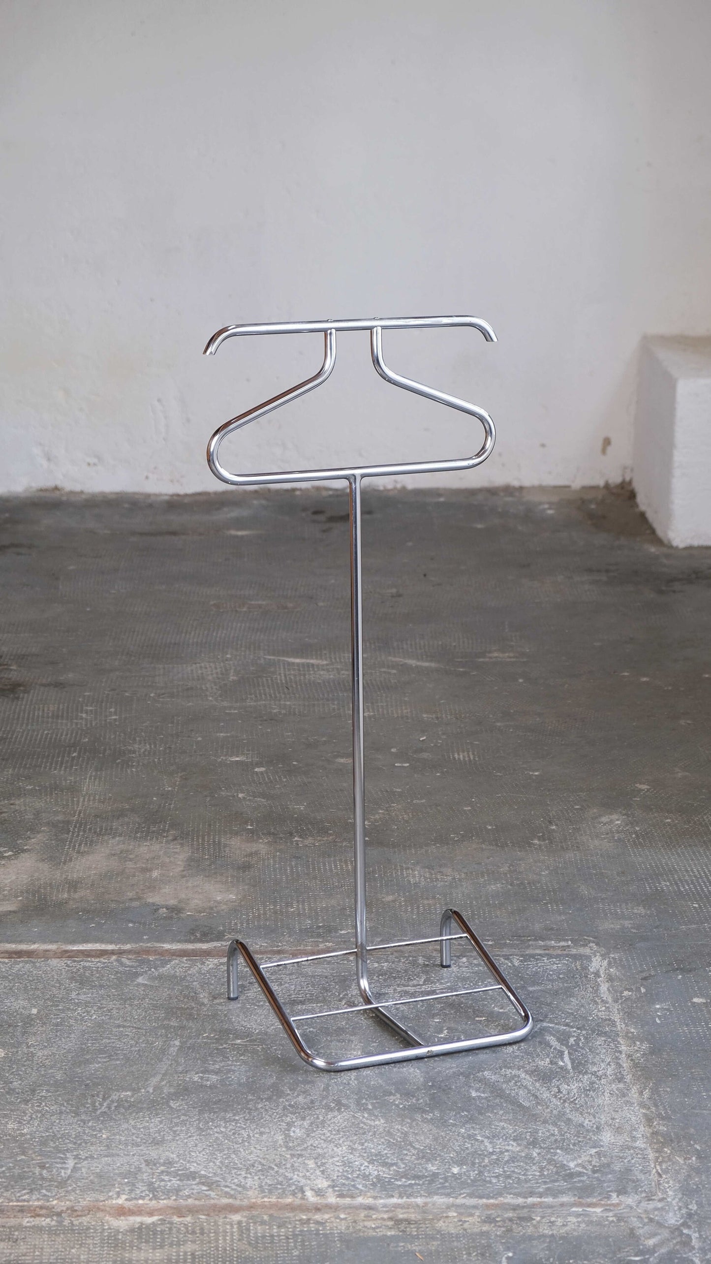 Bauhaus coat rack / valet stand made of steel tubes vintage