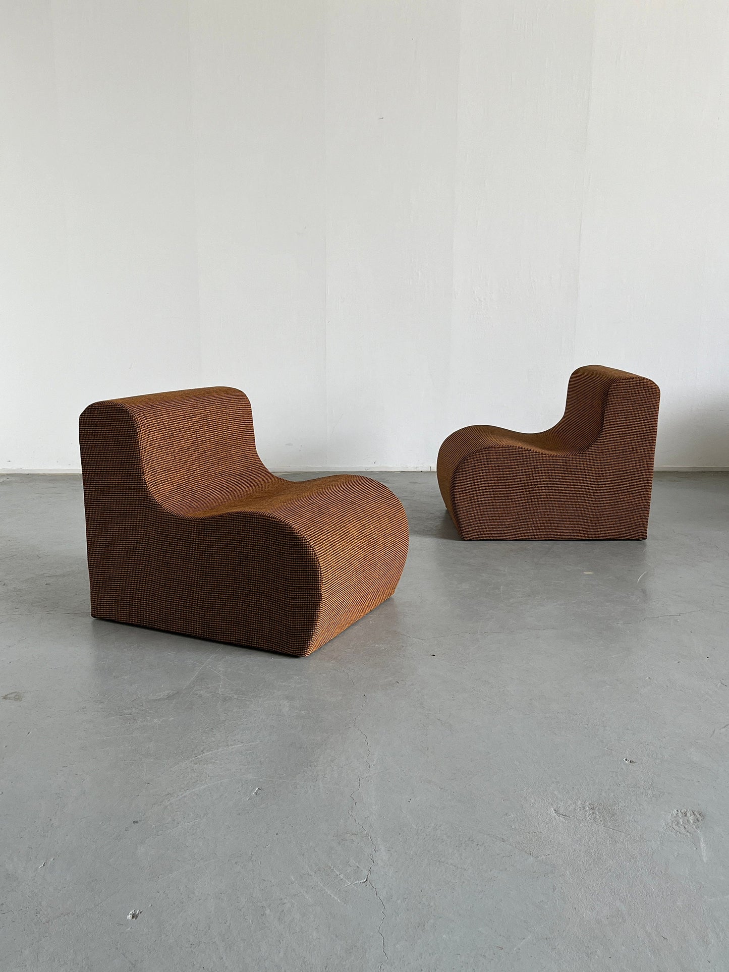 Set of 2 Italian Mid-Century Modern Lounge Chairs or Club Chairs in Checked Fabric, 1970s Italy Vintage