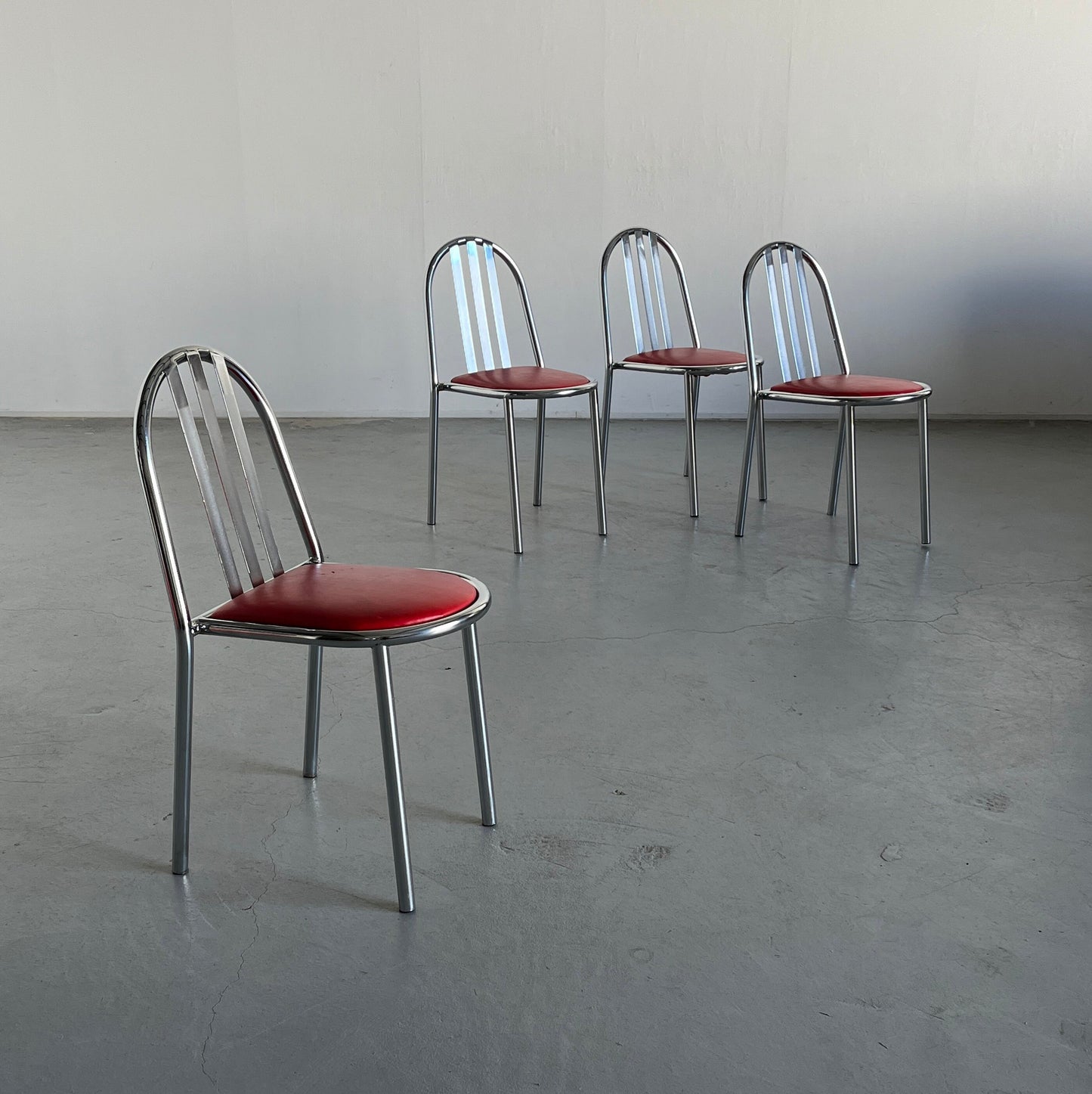 Set of 4 Robert Mallet-Stevens Model No. 222 stacking chairs for Pallucco Italia, Chrome Edition, iconic functionalist design, 1928 Vintage