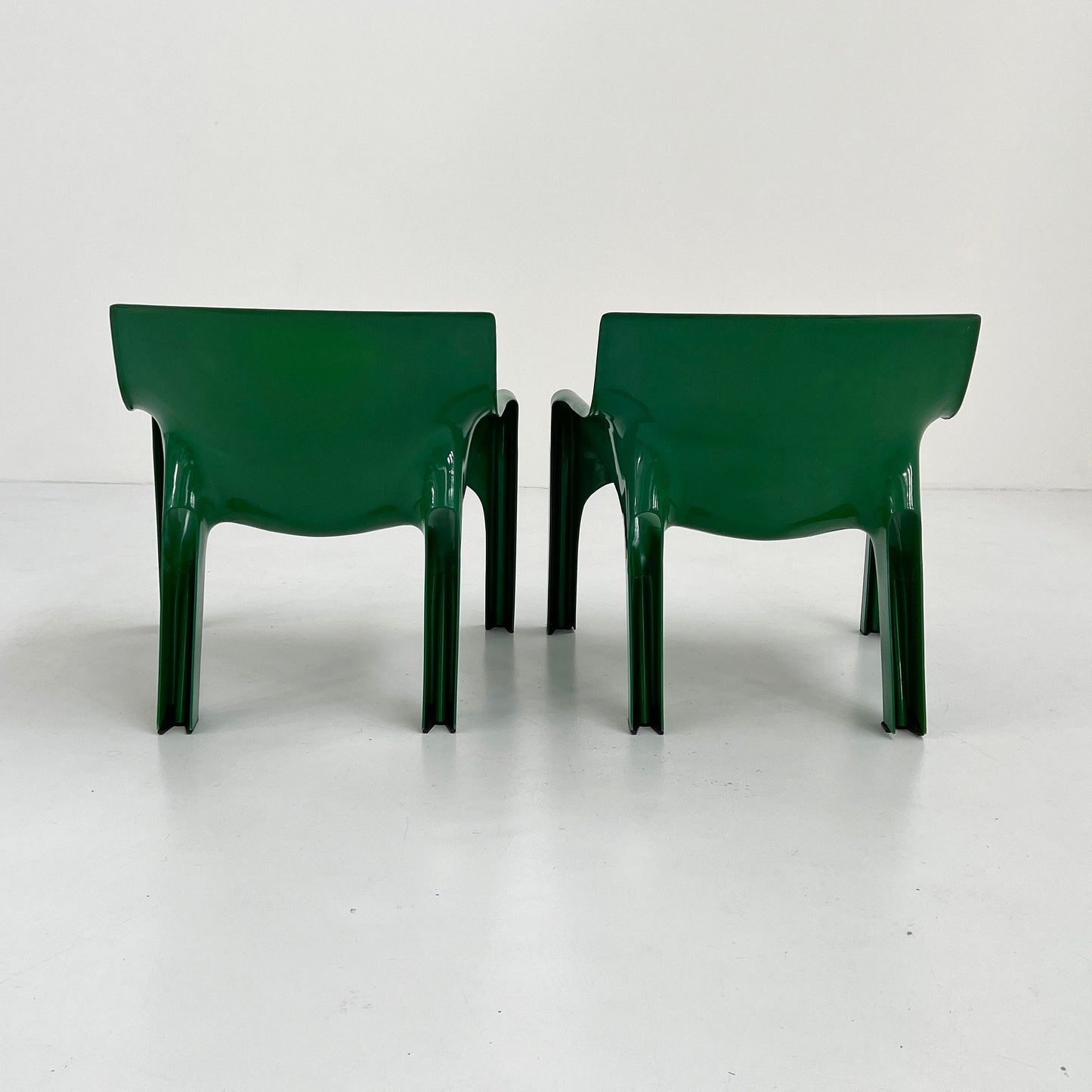 Set of 2 green Vicario lounge chairs by Vico Magistretti for Artemide, 1970s vintage