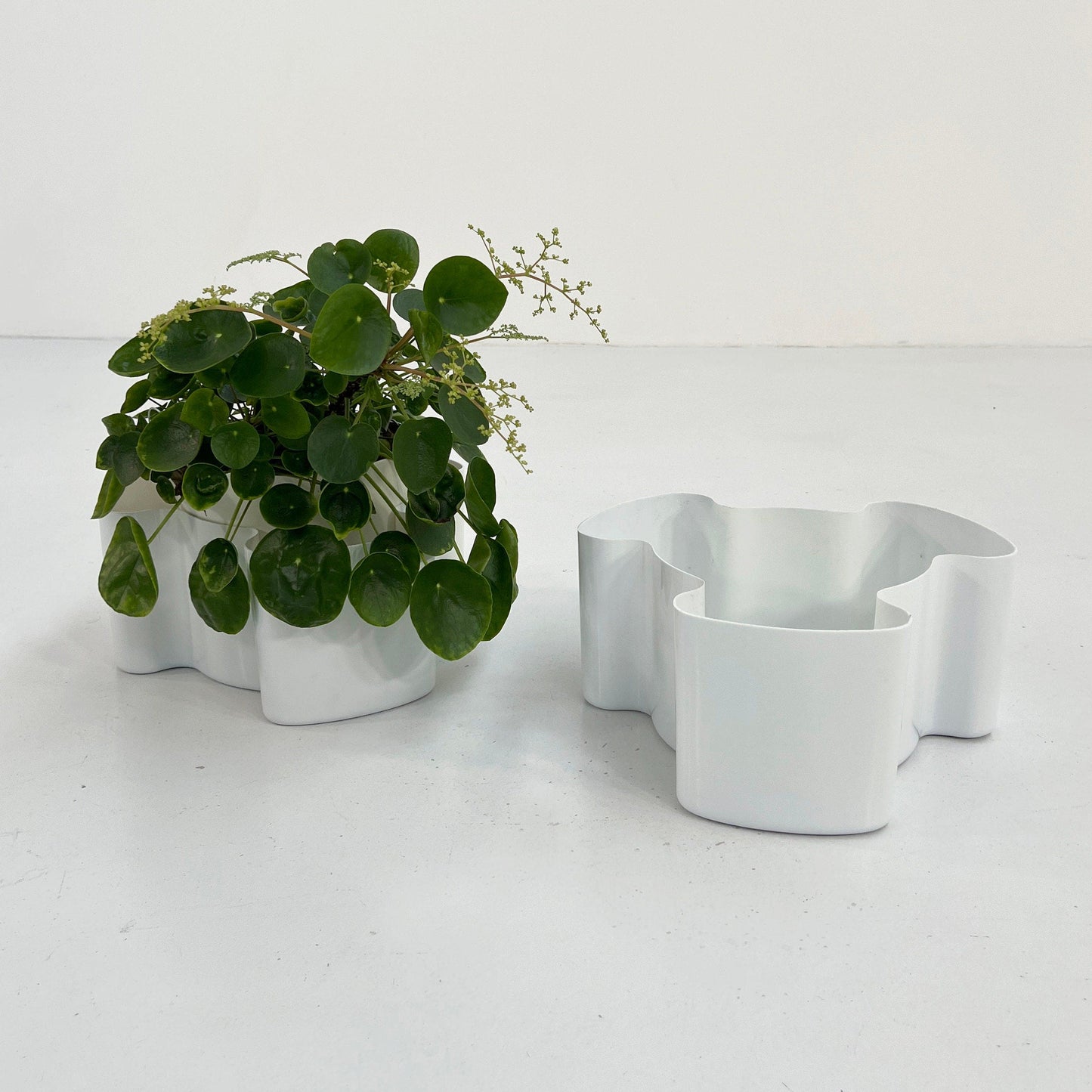 Set of 2 White Single Puzzle Planters by Visart, 1970s Vintage