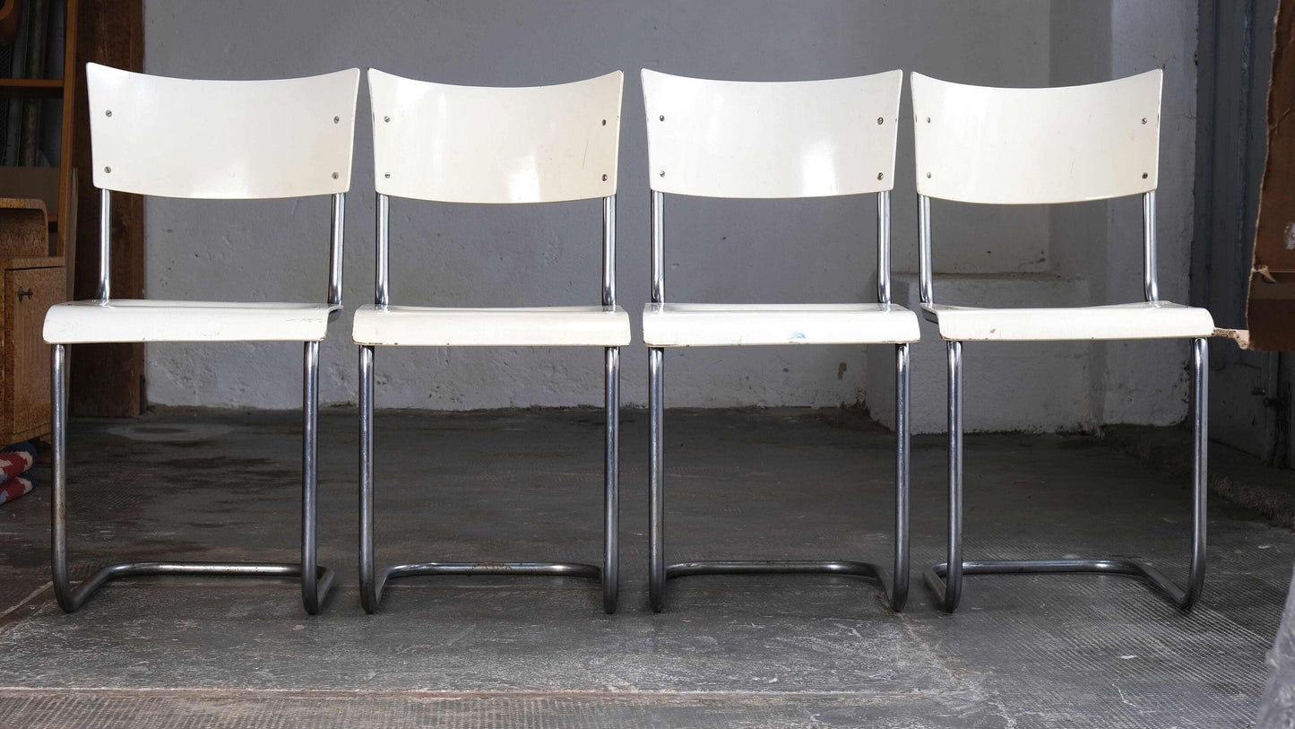 Ensemble de quatre chaises cantilever Bauhaus par Mart Stam, S 43 peintes en blanc vintage