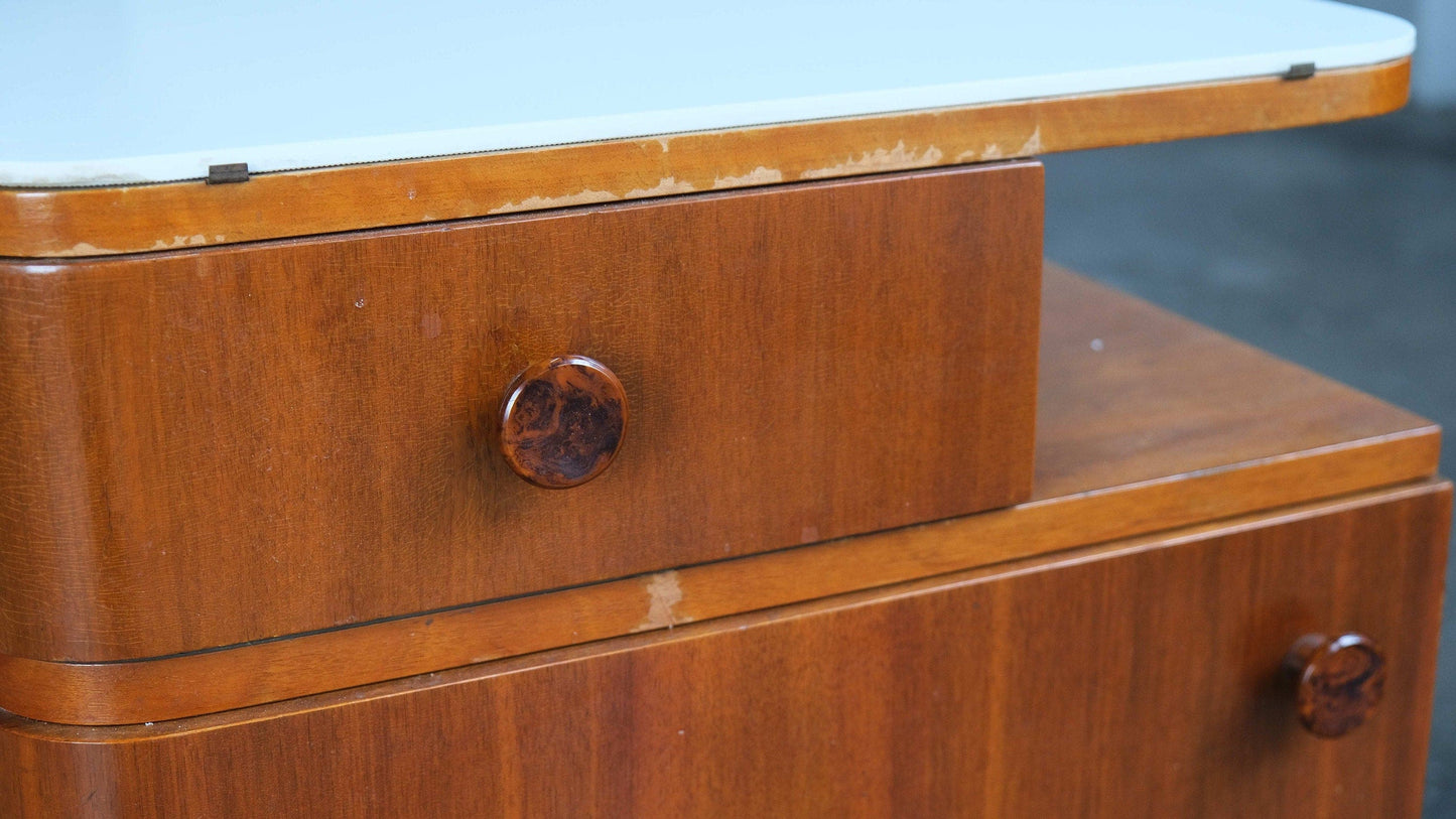 Tables de chevet du milieu du siècle avec plateaux en verre blanc vintage