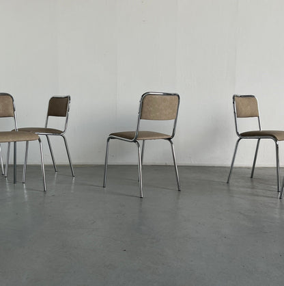 Chaises de salle à manger modernistes italiennes en acier tubulaire chromé et simili cuir beige design Bauhaus, vintage des années 1980