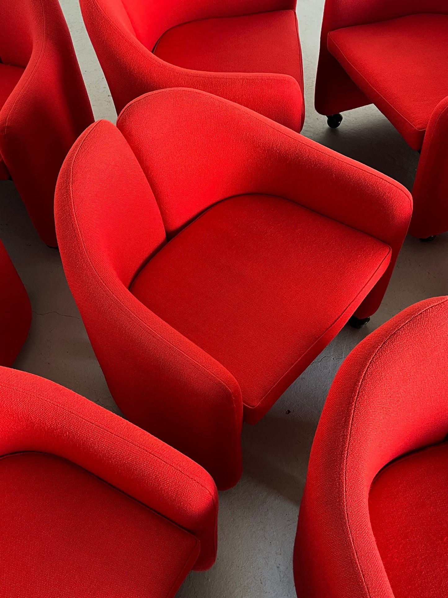 1 of 8 “PS142” Armchairs by Eugenio Gerli for Tecno, Red Fabric, Mid-Century Modern Design, Italy 1960s Vintage