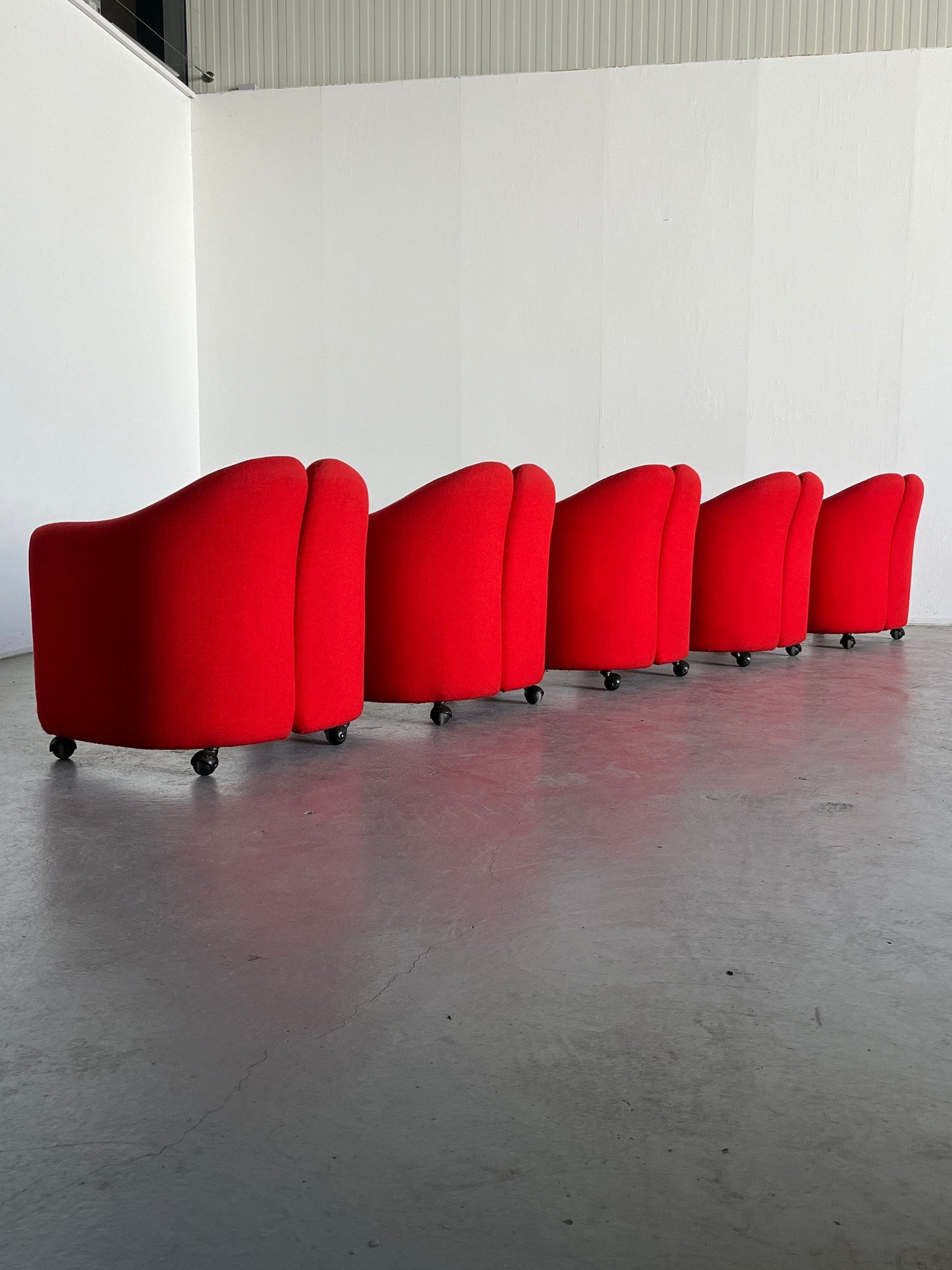 1 of 8 “PS142” Armchairs by Eugenio Gerli for Tecno, Red Fabric, Mid-Century Modern Design, Italy 1960s Vintage