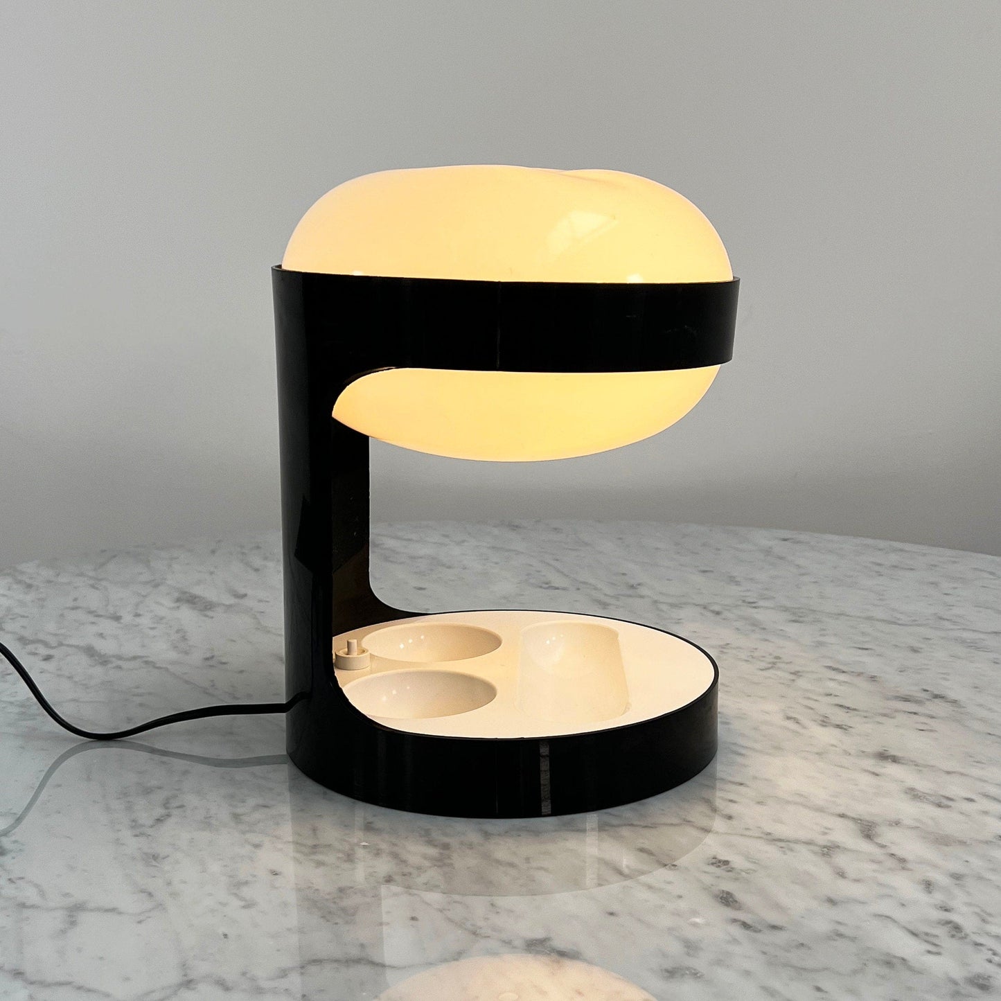 Lampe de table noire KD29 par Joe Colombo pour Kartell, vintage 1960