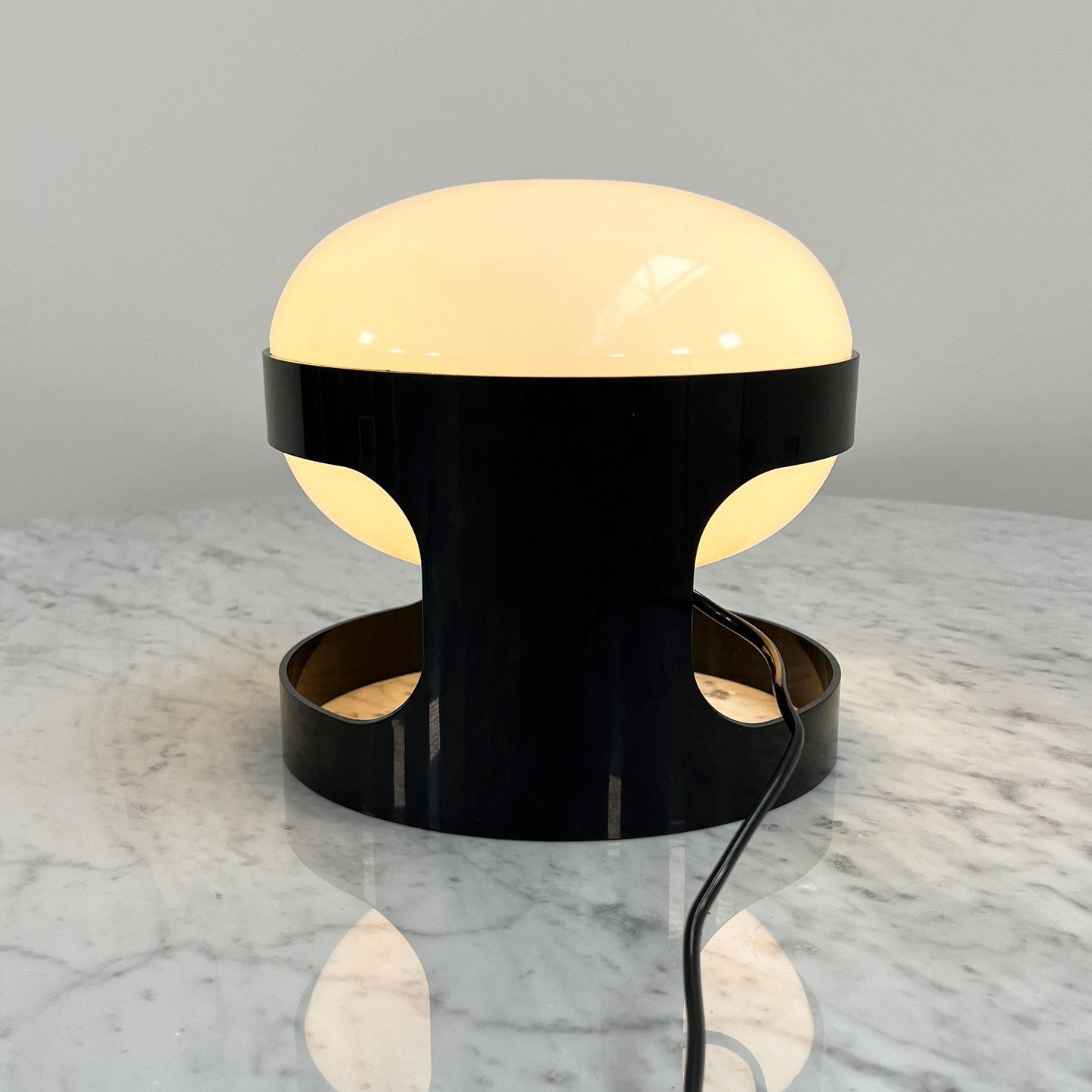 Lampe de table noire KD27 par Joe Colombo pour Kartell, vintage 1960