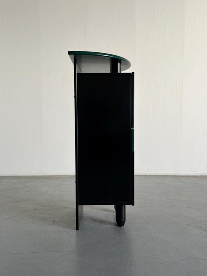 Postmodern Memphis Style Bar Cabinet in Schwarz und Grün Holz, im Stil von Peter Maly, 1980er Vintage