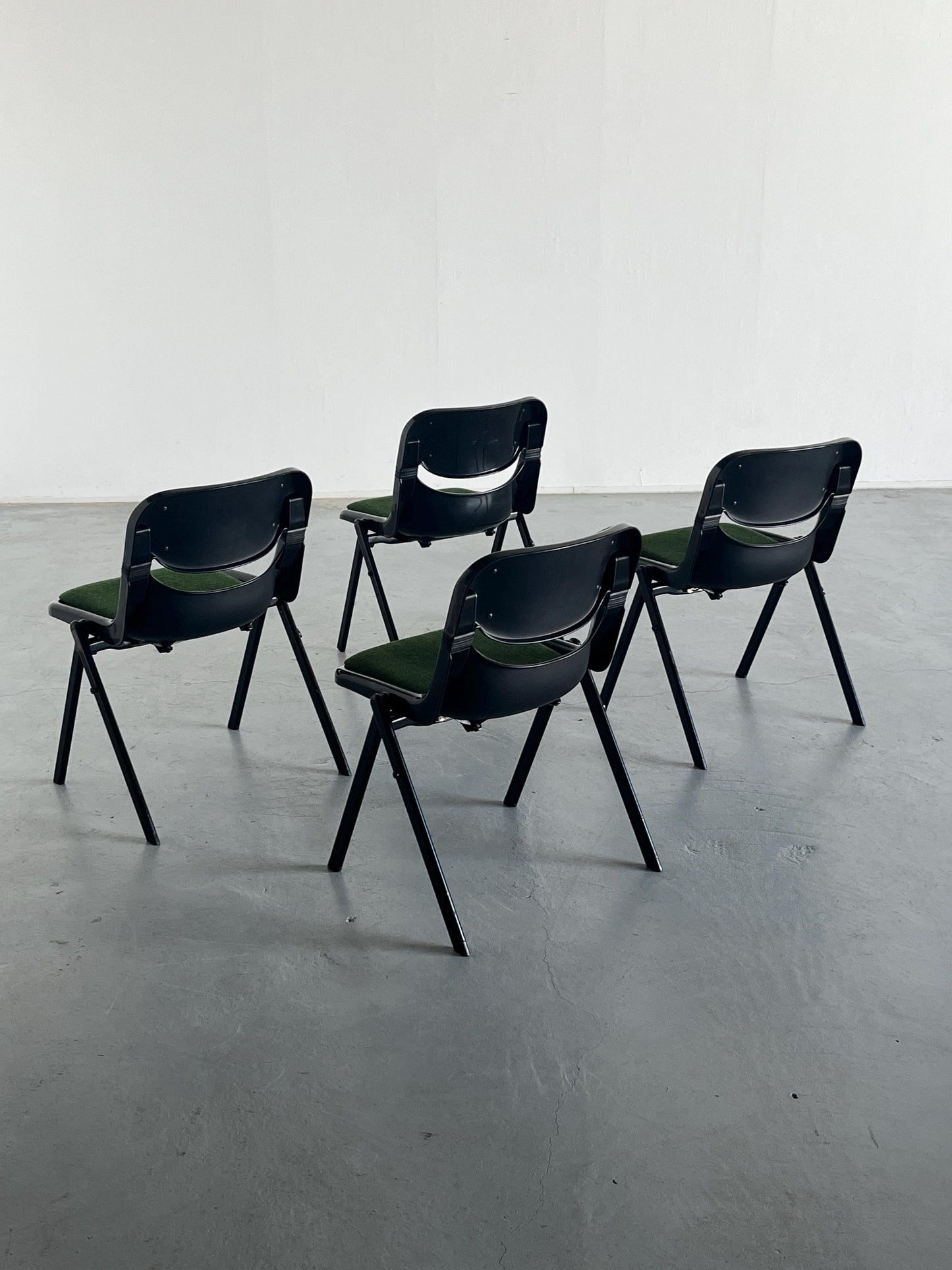 Set of 4 Space Age Desk Chairs by Giancarlo Piretti and Emilio Abasz for Dorsal, Black Plastic and Green Upholstery, 1980 Italian Atomic Age Vintage