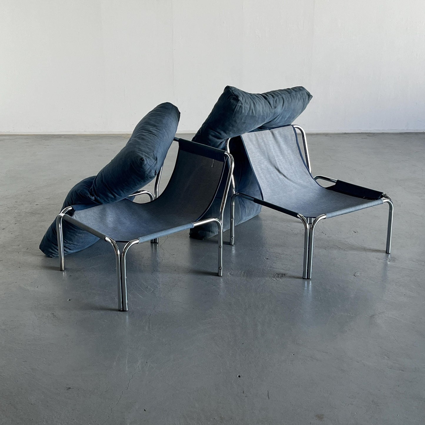 Set of 2 Mid-Century Modern Blue "Denim" Lounge Chairs, Cotton Fabric and Chromed Tubular Steel Frame, Austria 1980s Vintage