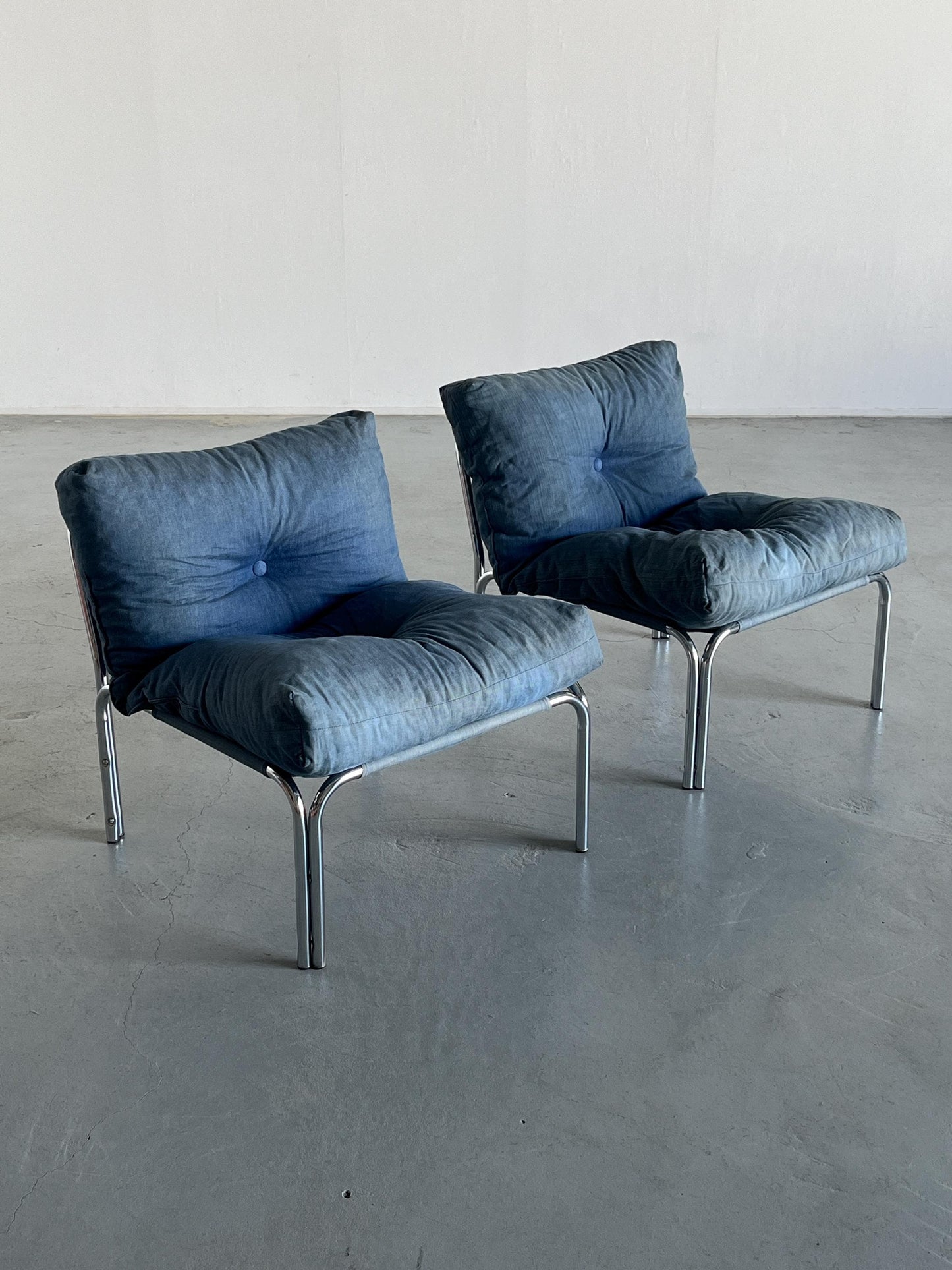 Set of 2 Mid-Century Modern Blue "Denim" Lounge Chairs, Cotton Fabric and Chromed Tubular Steel Frame, Austria 1980s Vintage