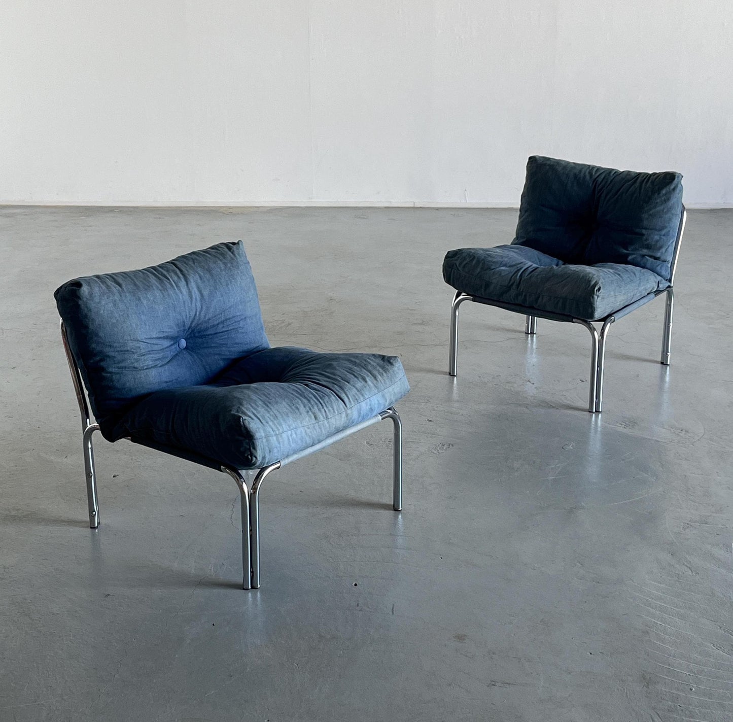 Set von 2 Mid-Century Modern Blue "Denim" Lounge Chairs, Baumwollstoff und verchromter Rohrstahlrahmen, Österreich 1980er Vintage